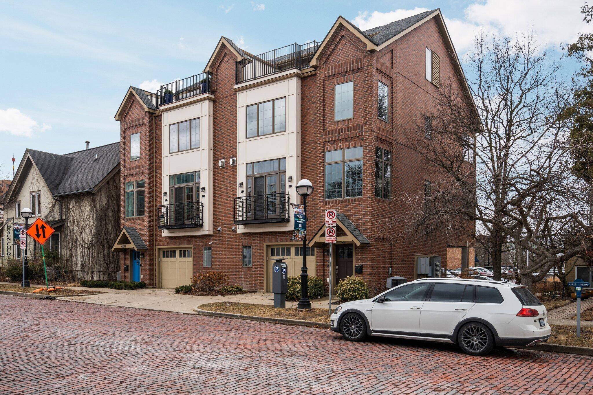 Ann Arbor, MI 48104,401 N 4th AVE