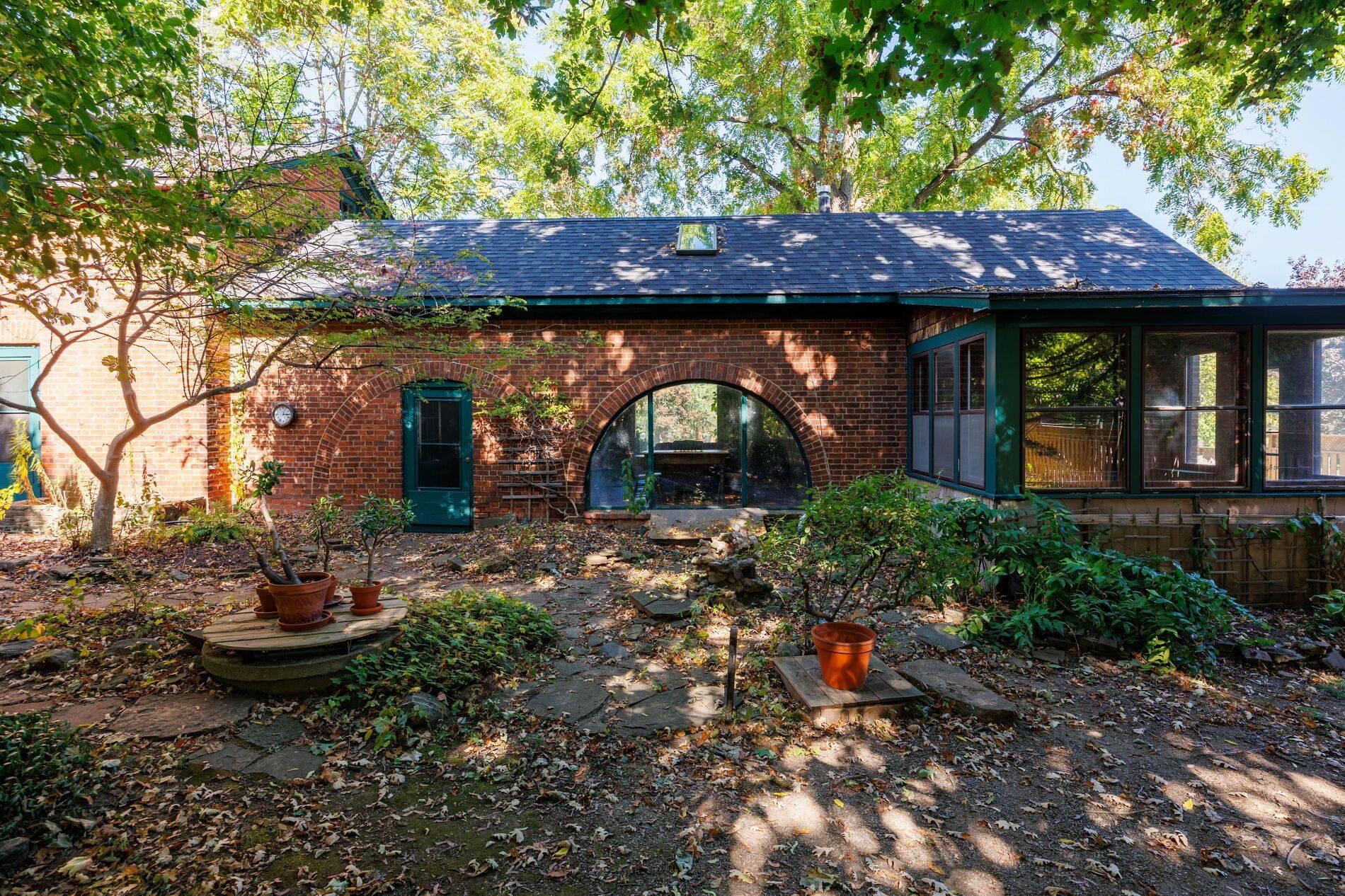 Mississauga, ON L5V 1M4,1506 Estes CRES