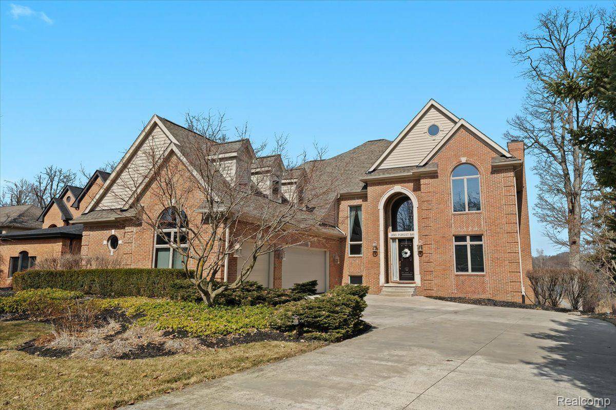 Wixom, MI 48393,1490 FOREST BAY CT