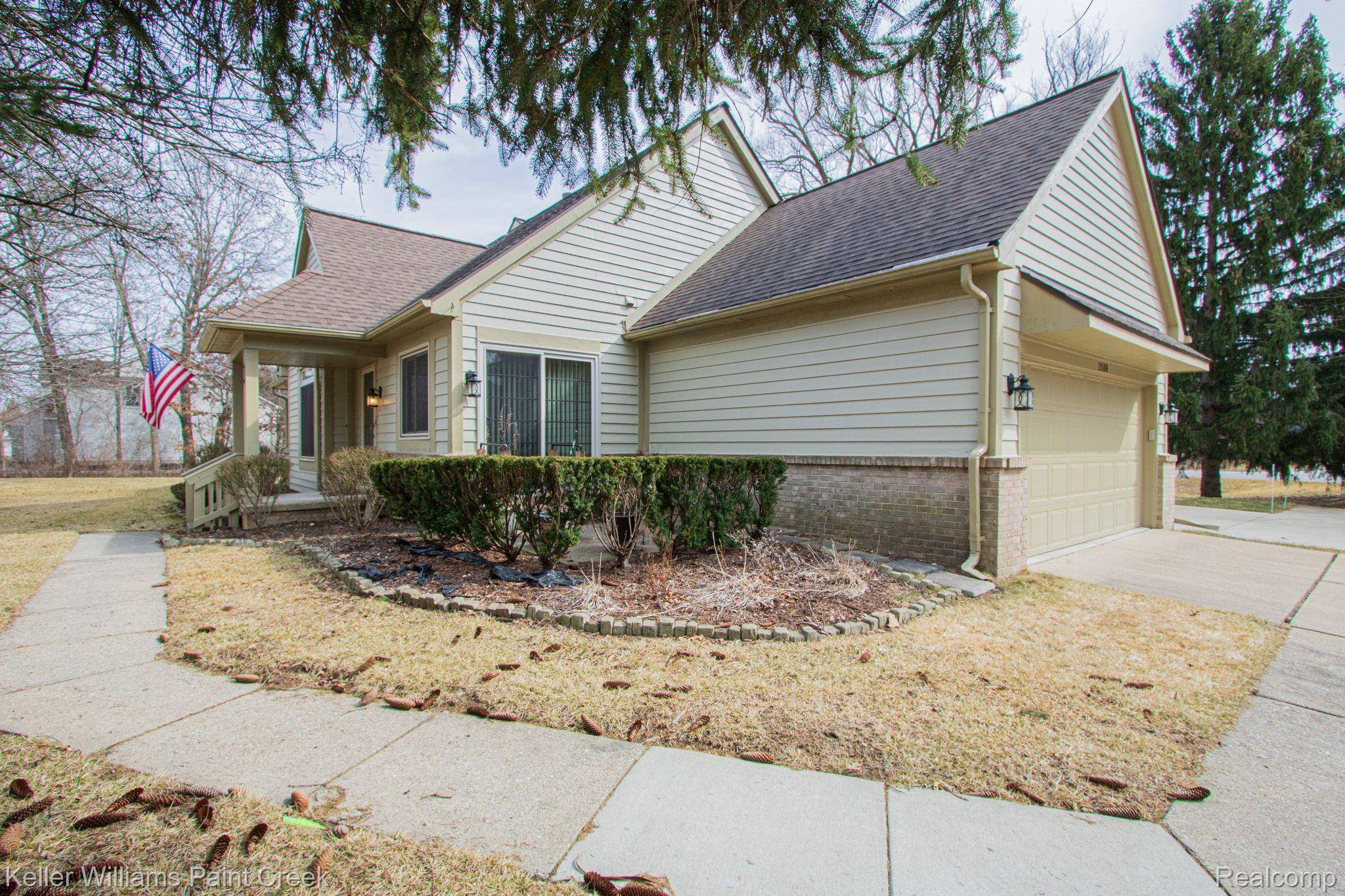 Wixom, MI 48393,2569 MAPLE FOREST DR