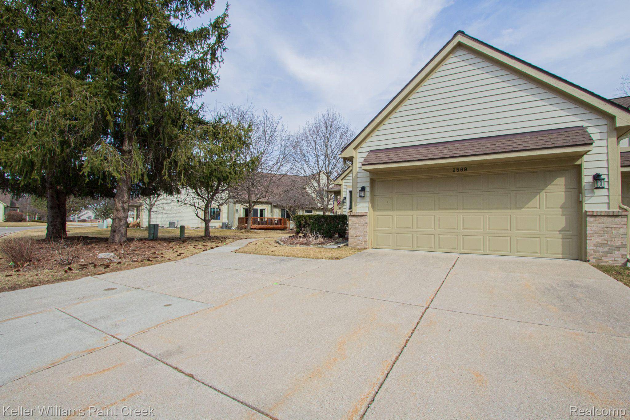 Wixom, MI 48393,2569 MAPLE FOREST DR