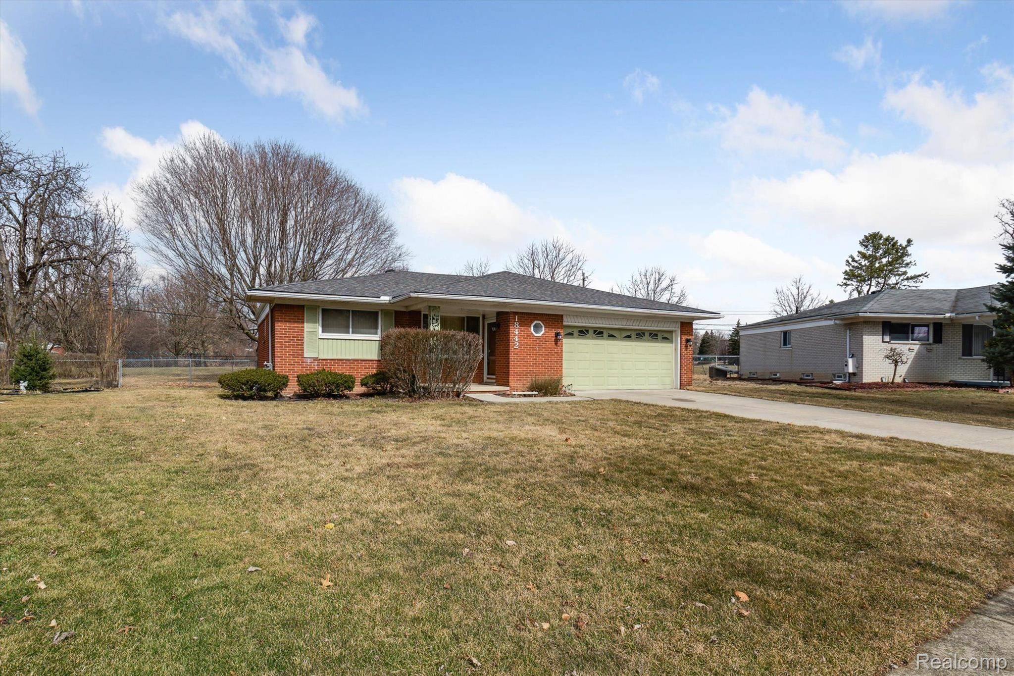 Southfield, MI 48076,18442 Winterset DR