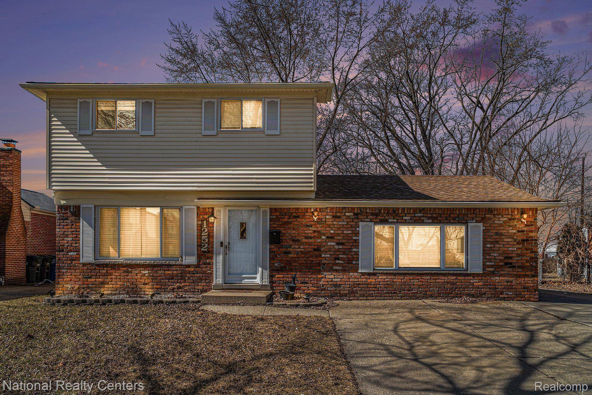 Westland, MI 48186,1252 S DOWLING ST