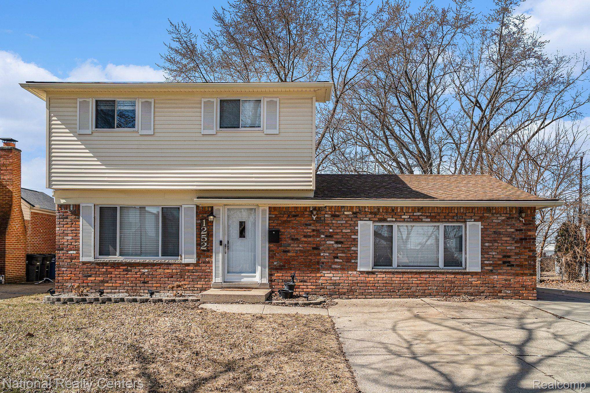 Westland, MI 48186,1252 S DOWLING ST