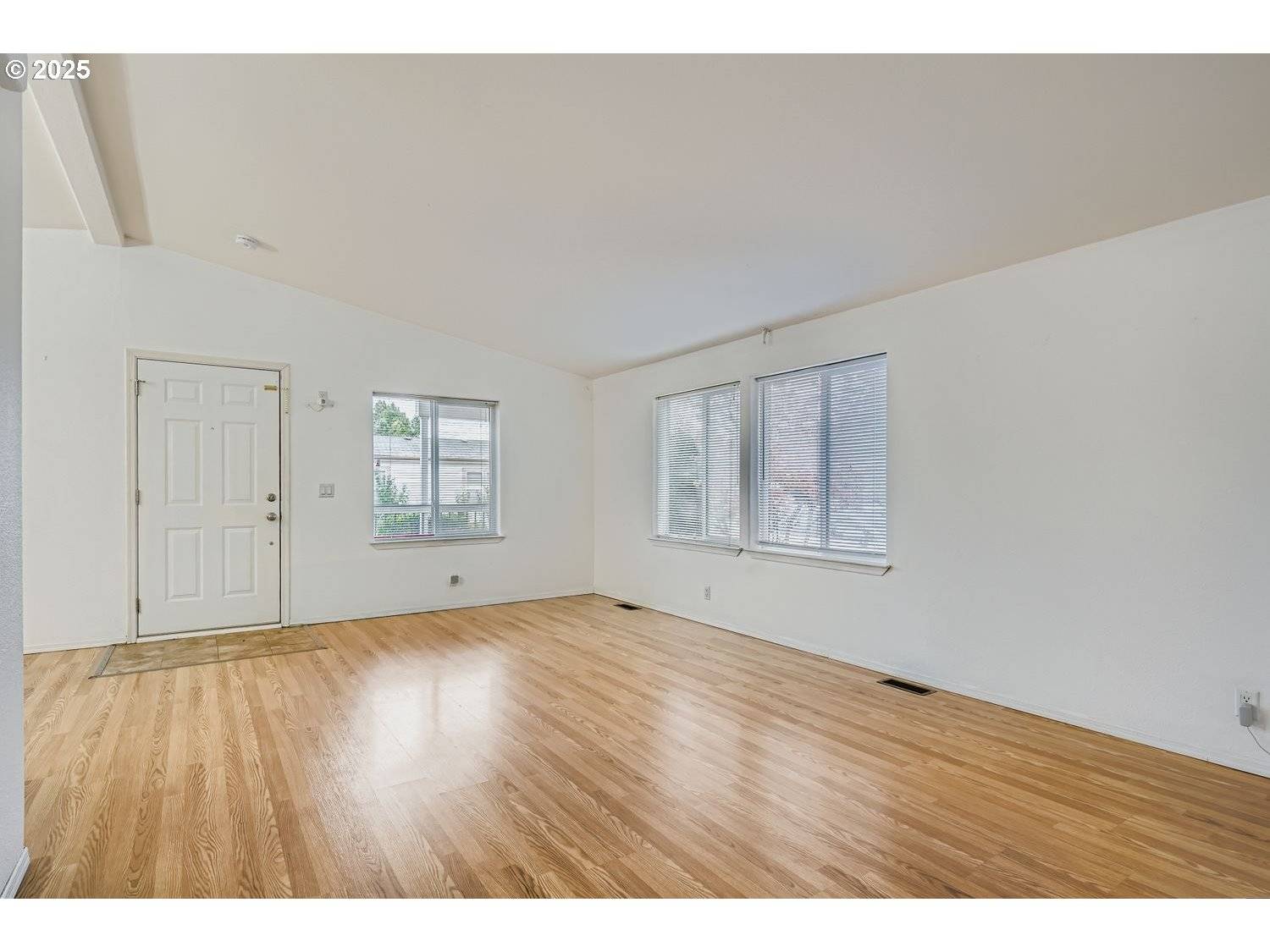 Salem, OR 97305,2111 PIPPIN ST NE