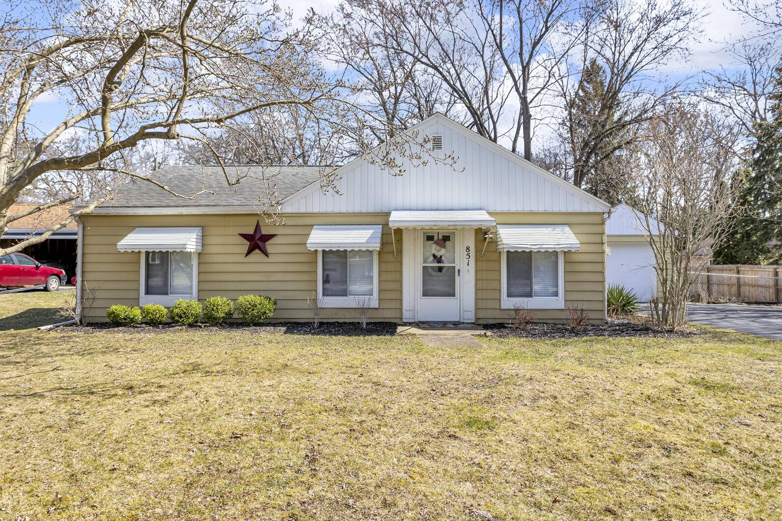 Jackson, MI 49203,851 Springcrest BLVD