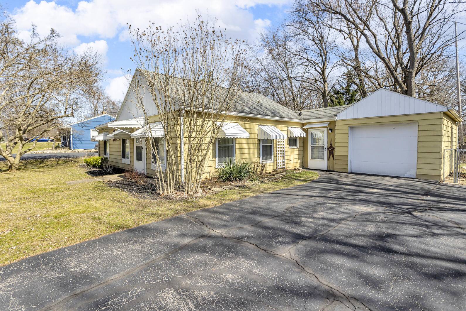 Jackson, MI 49203,851 Springcrest BLVD