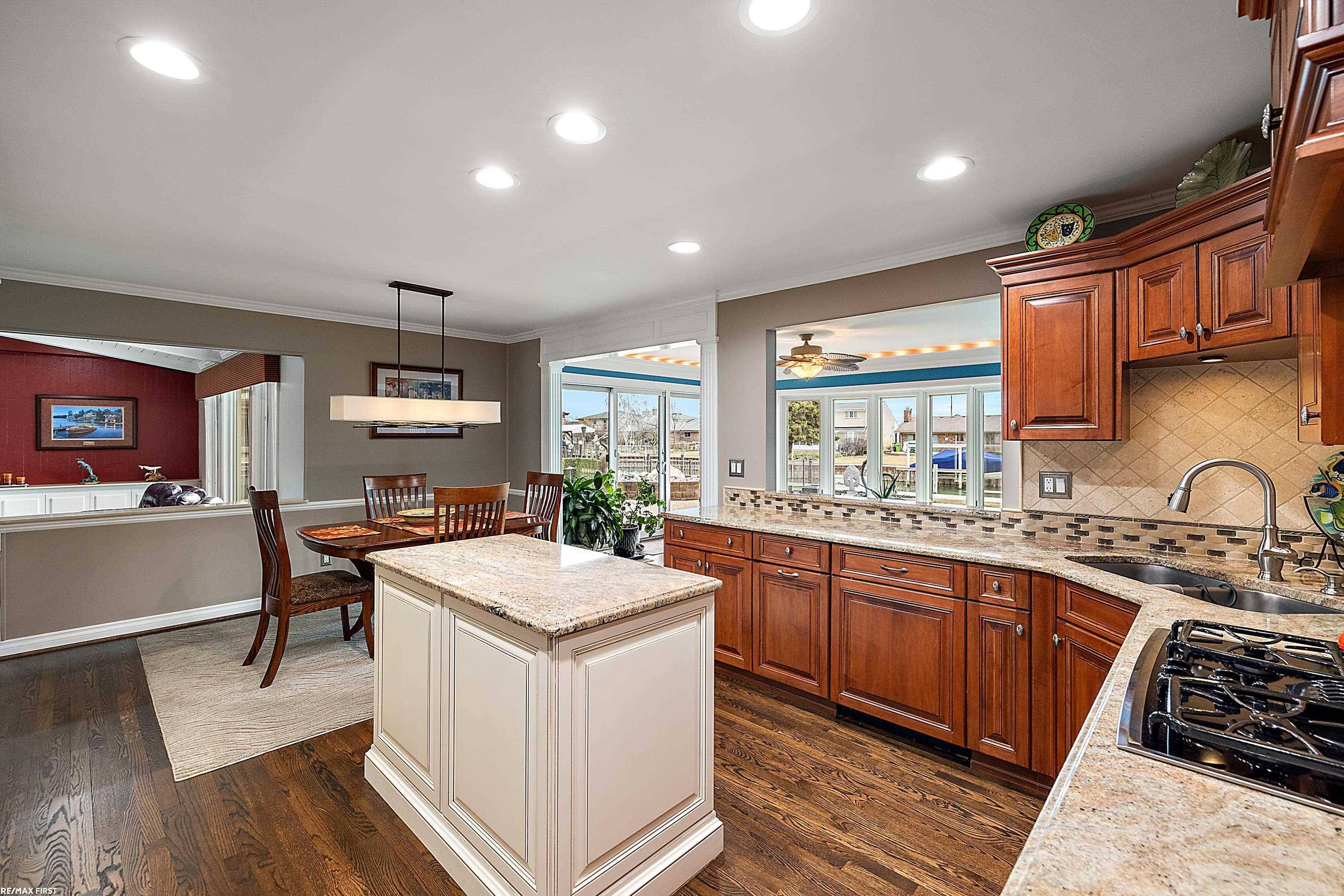 Harrison Twp, MI 48045,41380 Clairpointe ST