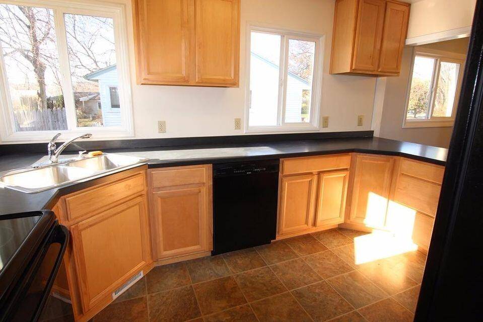 Ypsilanti, MI 48198,1056 Janet AVE