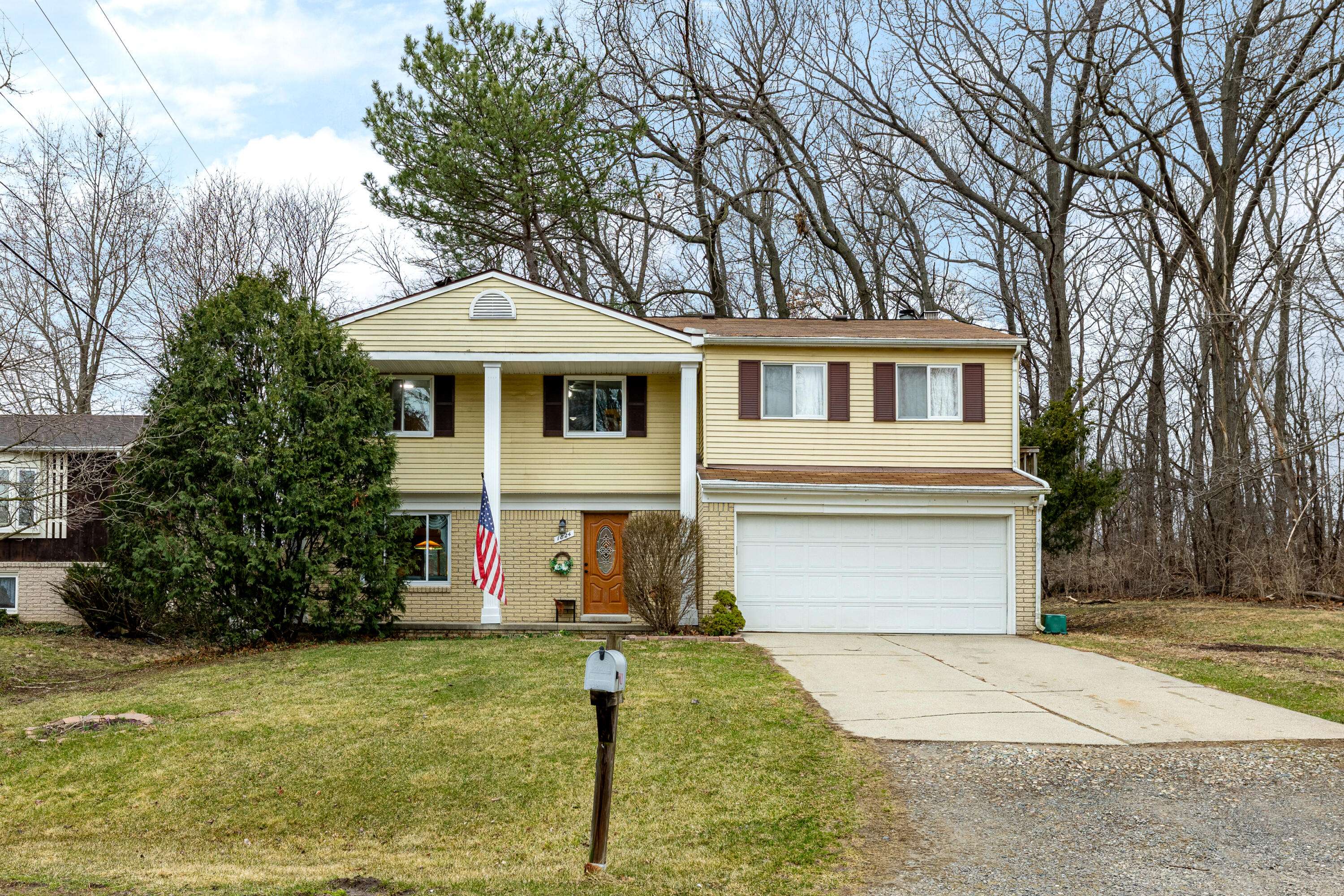 Ypsilanti, MI 48197,1824 Burns AVE