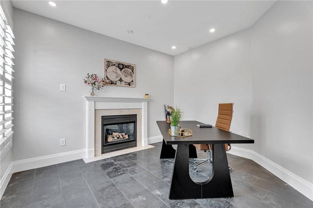 Hamilton, ON L9H 7M5,120 Davidson BLVD