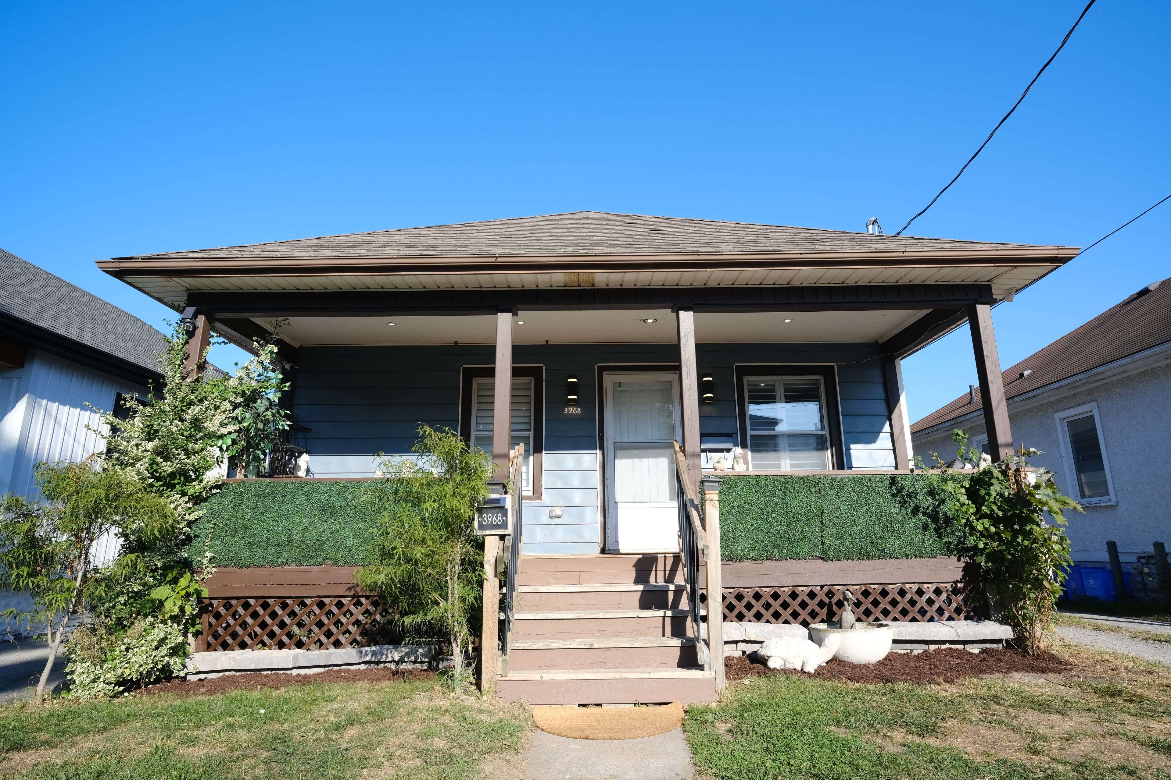 Niagara Falls, ON L2J 2N8,3968 St Peter AVE