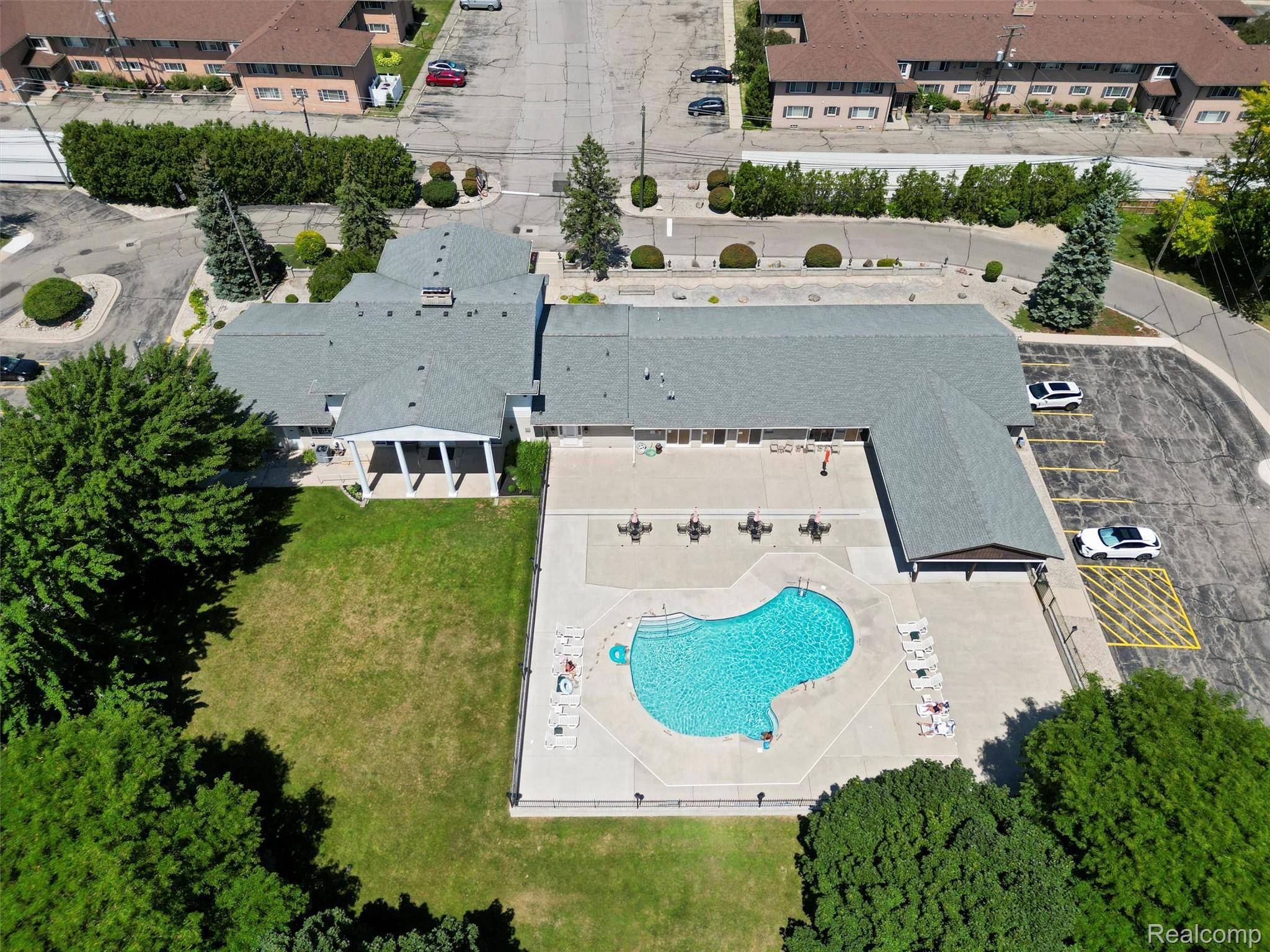 Rochester Hills, MI 48309,65 Stratford LN