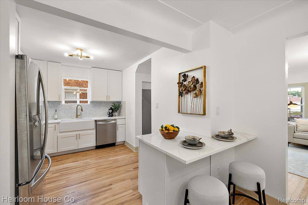 Detroit, MI 48221,16860 Manor ST