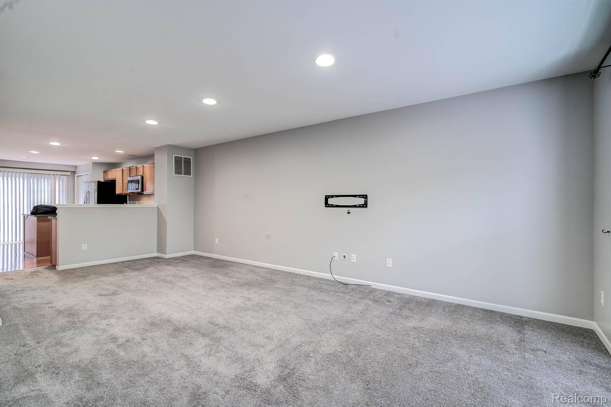 Novi, MI 48377,27893 HOPKINS DR