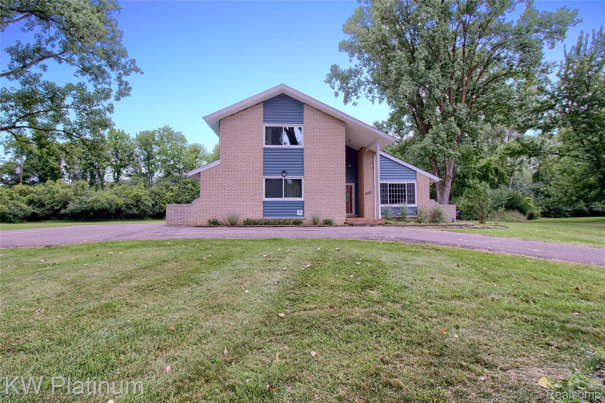 Southfield, MI 48076,29300 Murray Crescent DR