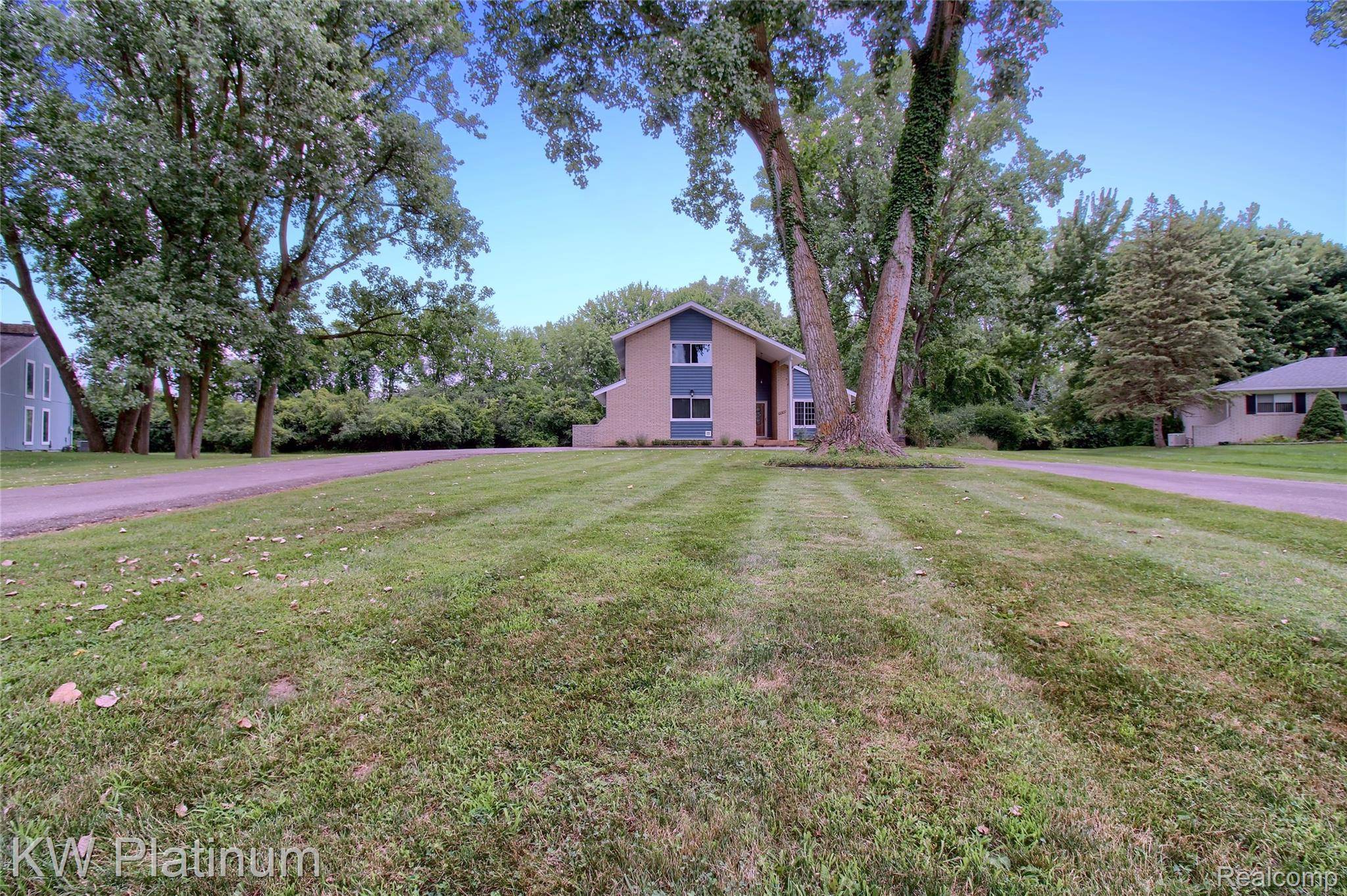 Southfield, MI 48076,29300 Murray Crescent DR