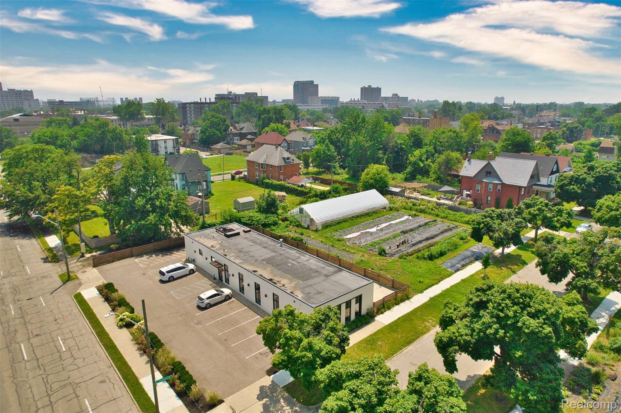 Detroit, MI 48202,611 W Philadelphia ST