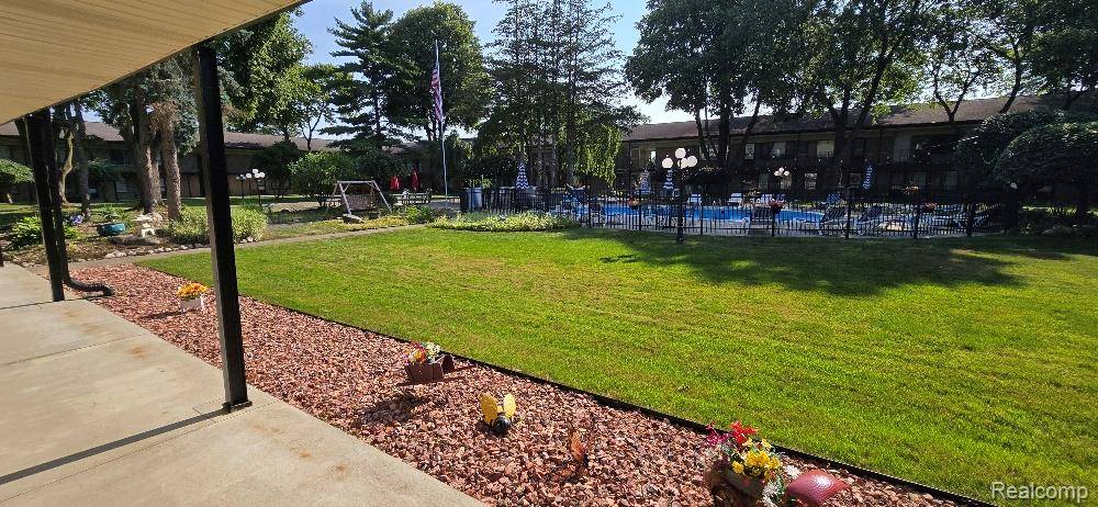 Waterford, MI 48328,995 North Cass Lake RD #142