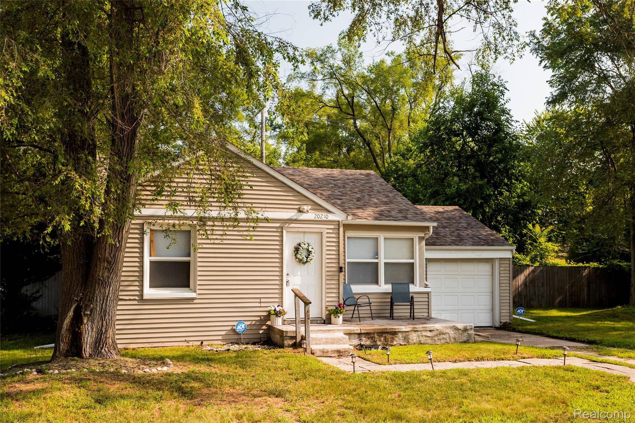 Southfield, MI 48075,20210 Westhampton AVE