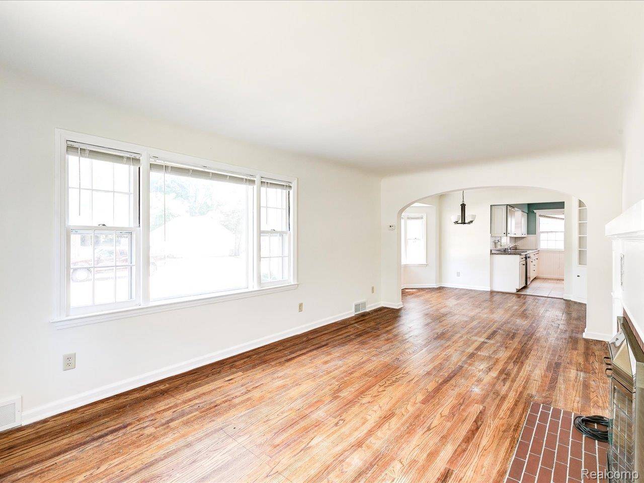 Port Huron, MI 48060,802 Edison BLVD