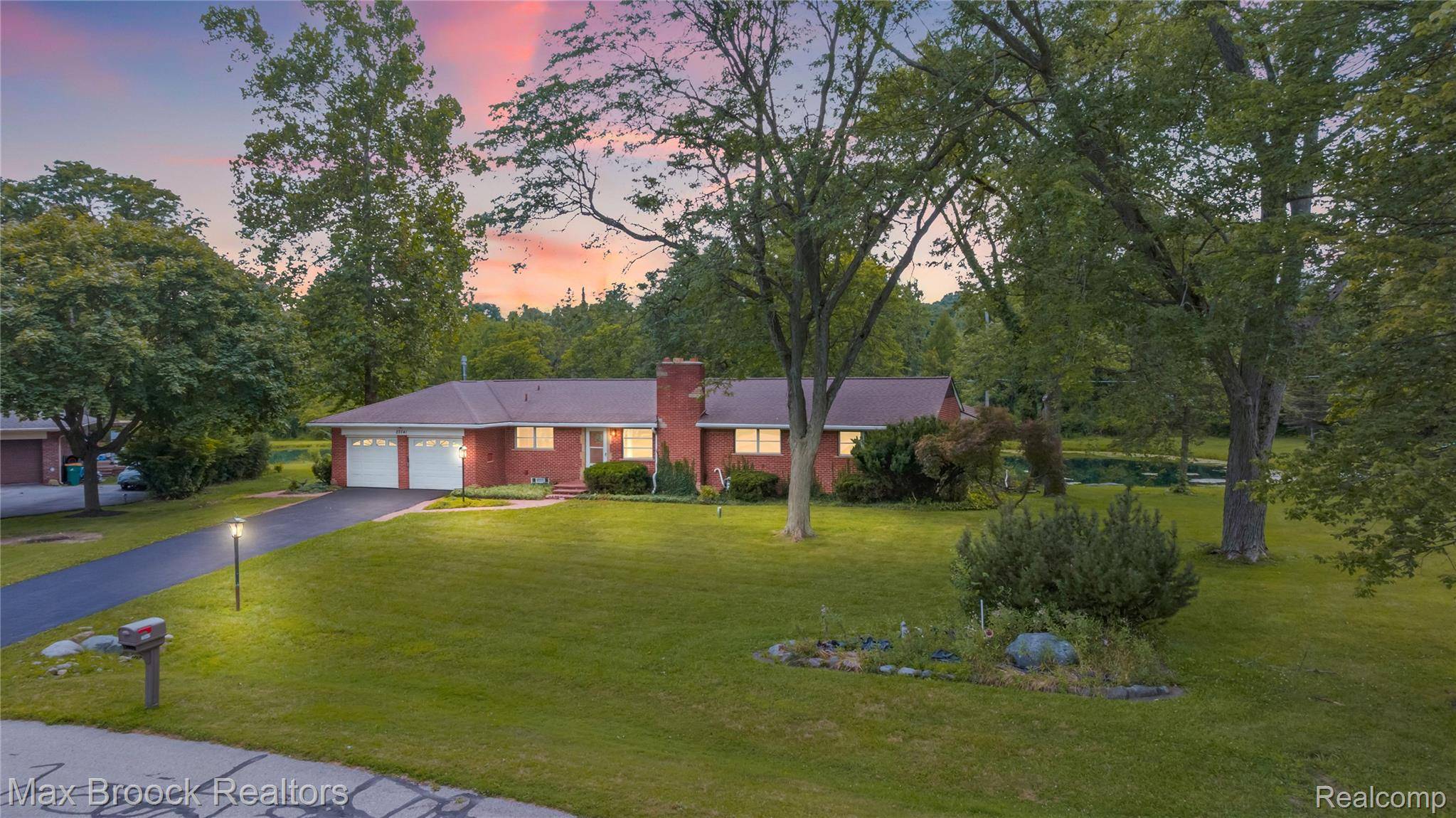 Farmington, MI 48336,25541 Crystal Spring CT