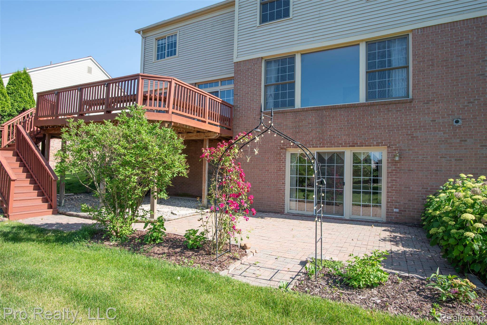 Rochester, MI 48306,4233 Holly LN