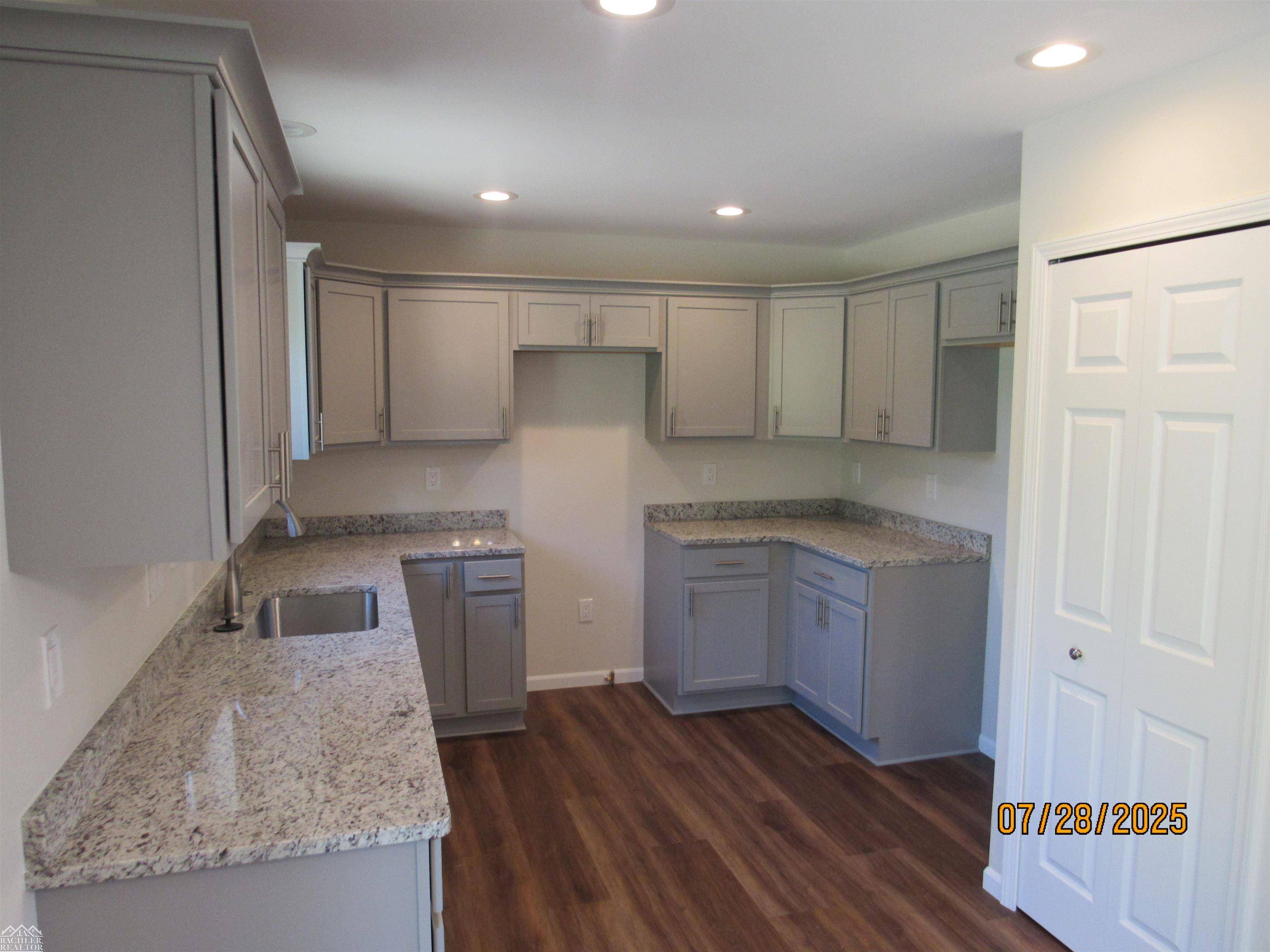 Marine City, MI 48039,332 Gladys AVE