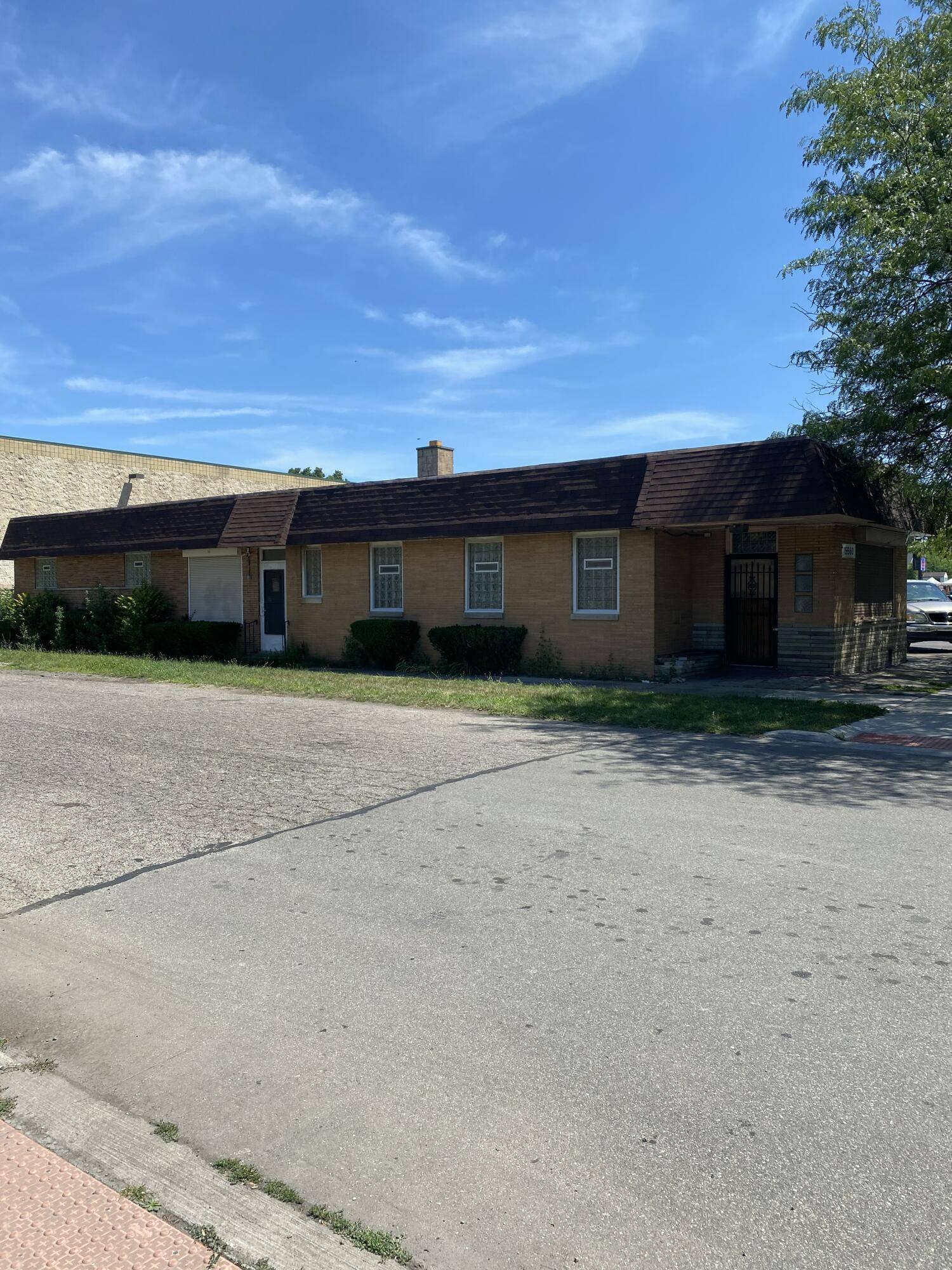 Detroit, MI 48227,15560 Puritan AVE