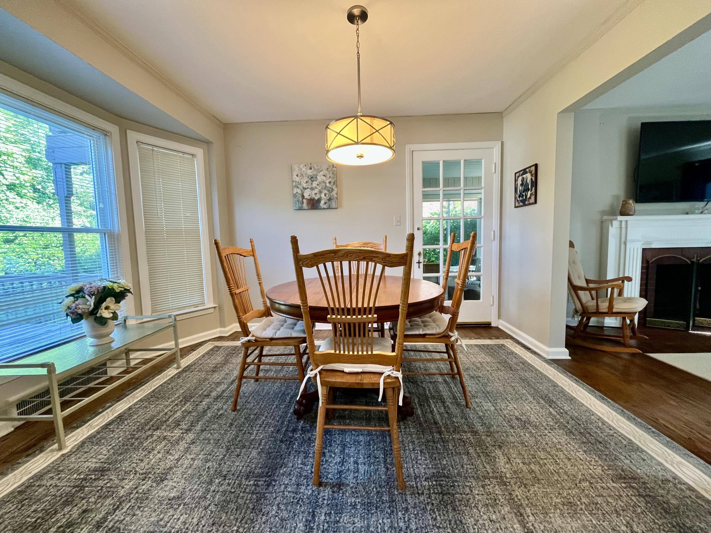 Grosse Pointe, MI 48230,392 Neff RD