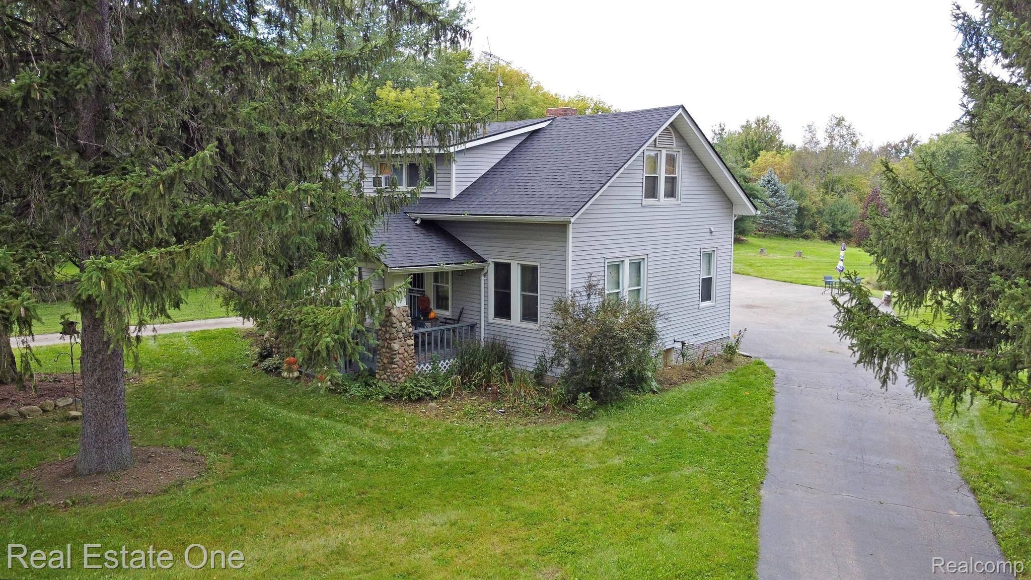 Ortonville, MI 48462,4071 OAKWOOD RD