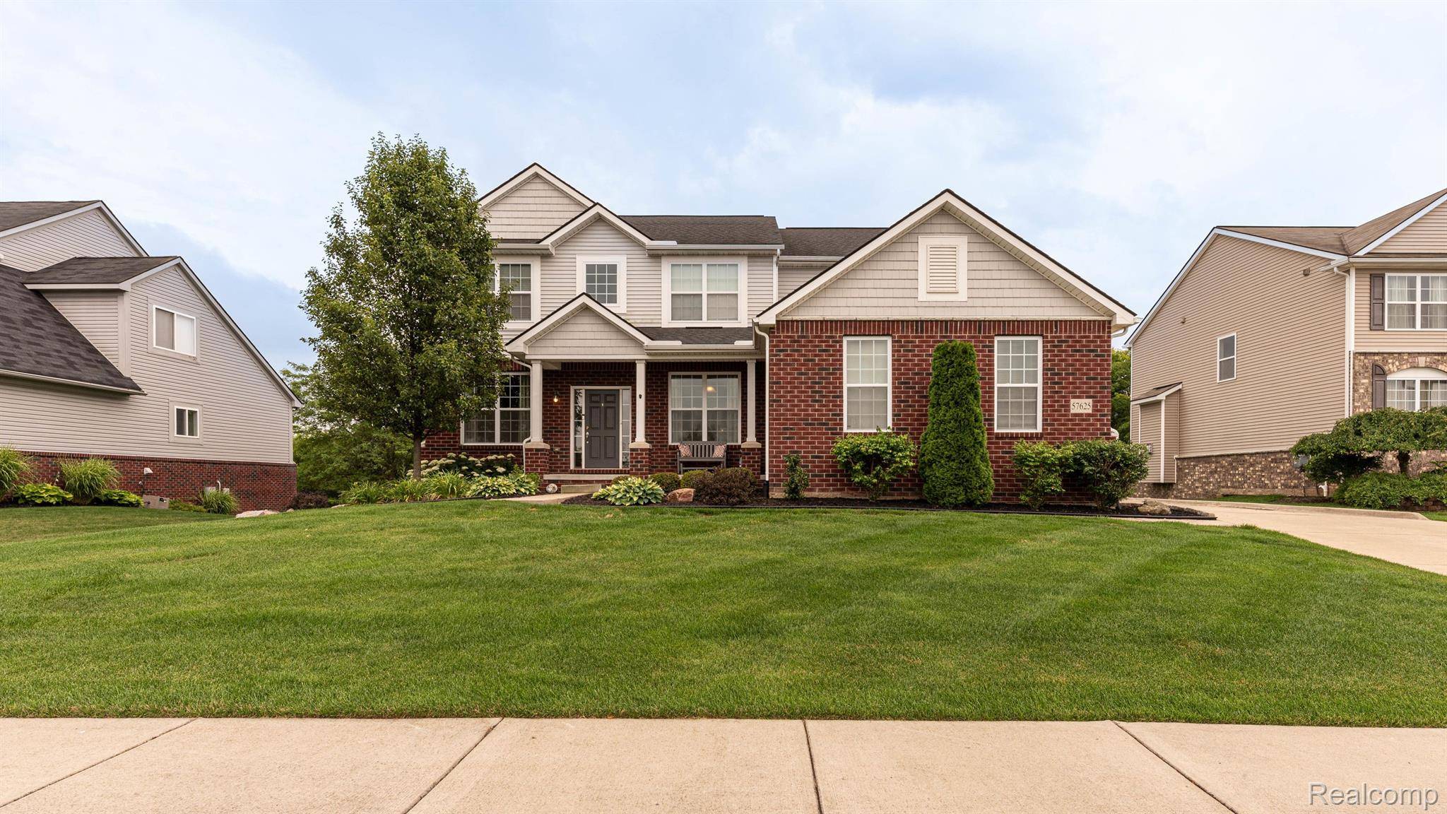 New Hudson, MI 48165,57625 BLOSSOM VALLEY TRL