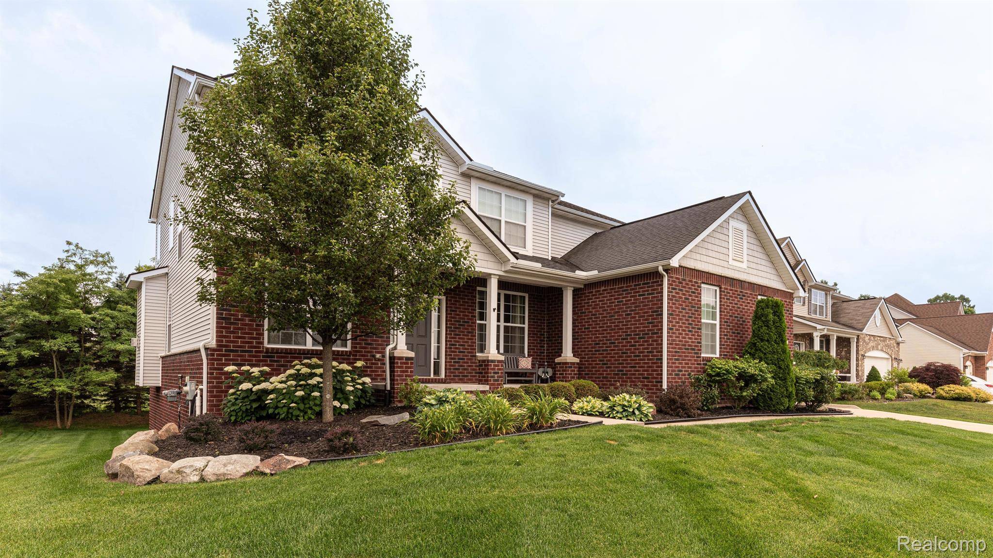 New Hudson, MI 48165,57625 BLOSSOM VALLEY TRL