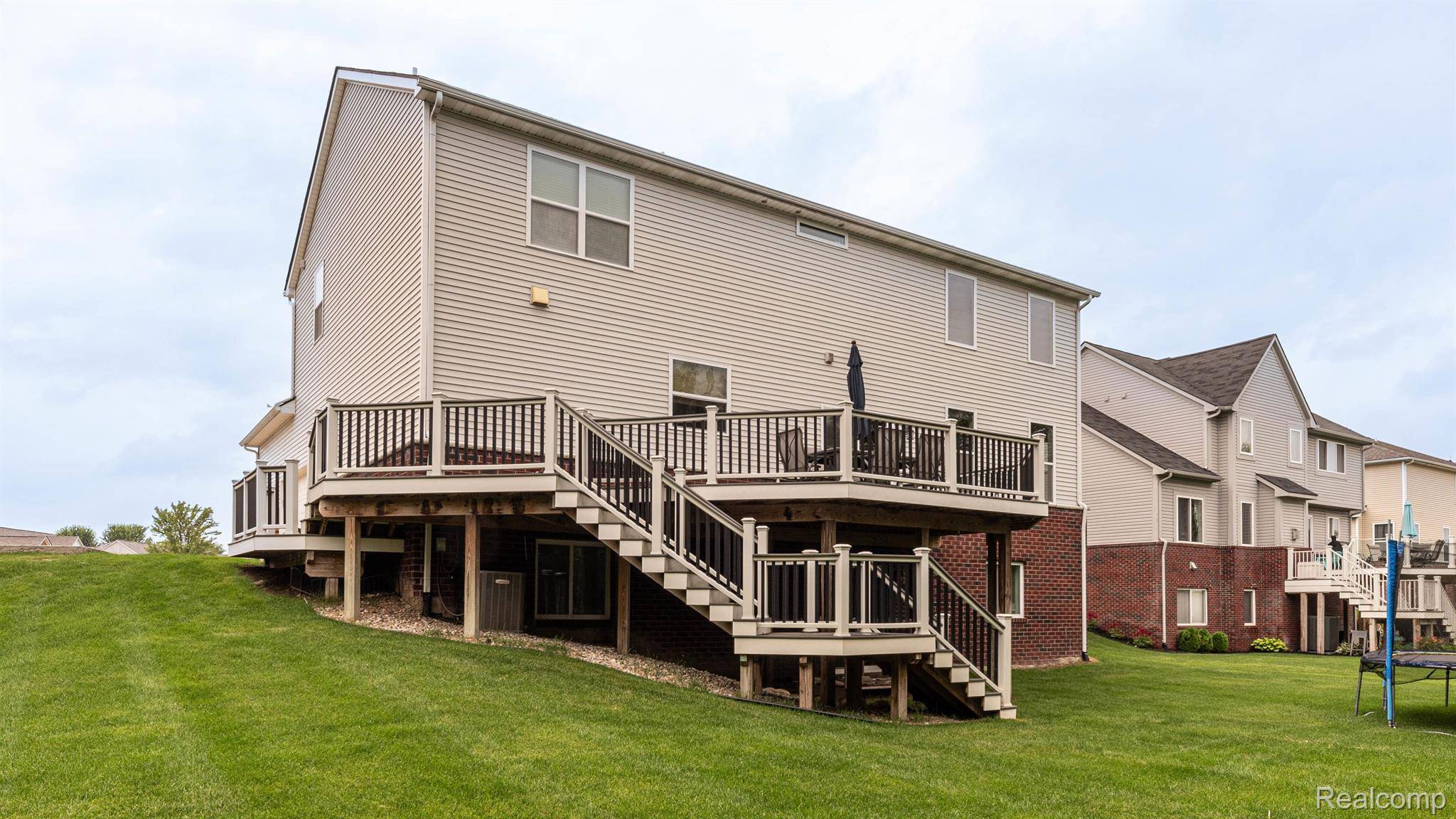 New Hudson, MI 48165,57625 BLOSSOM VALLEY TRL