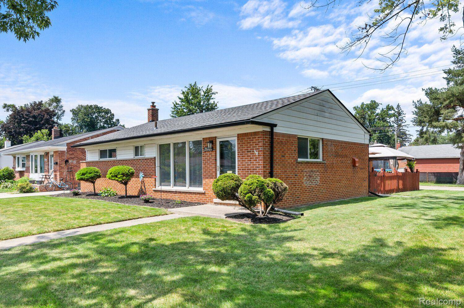 Dearborn Heights, MI 48127,26106 Keith ST