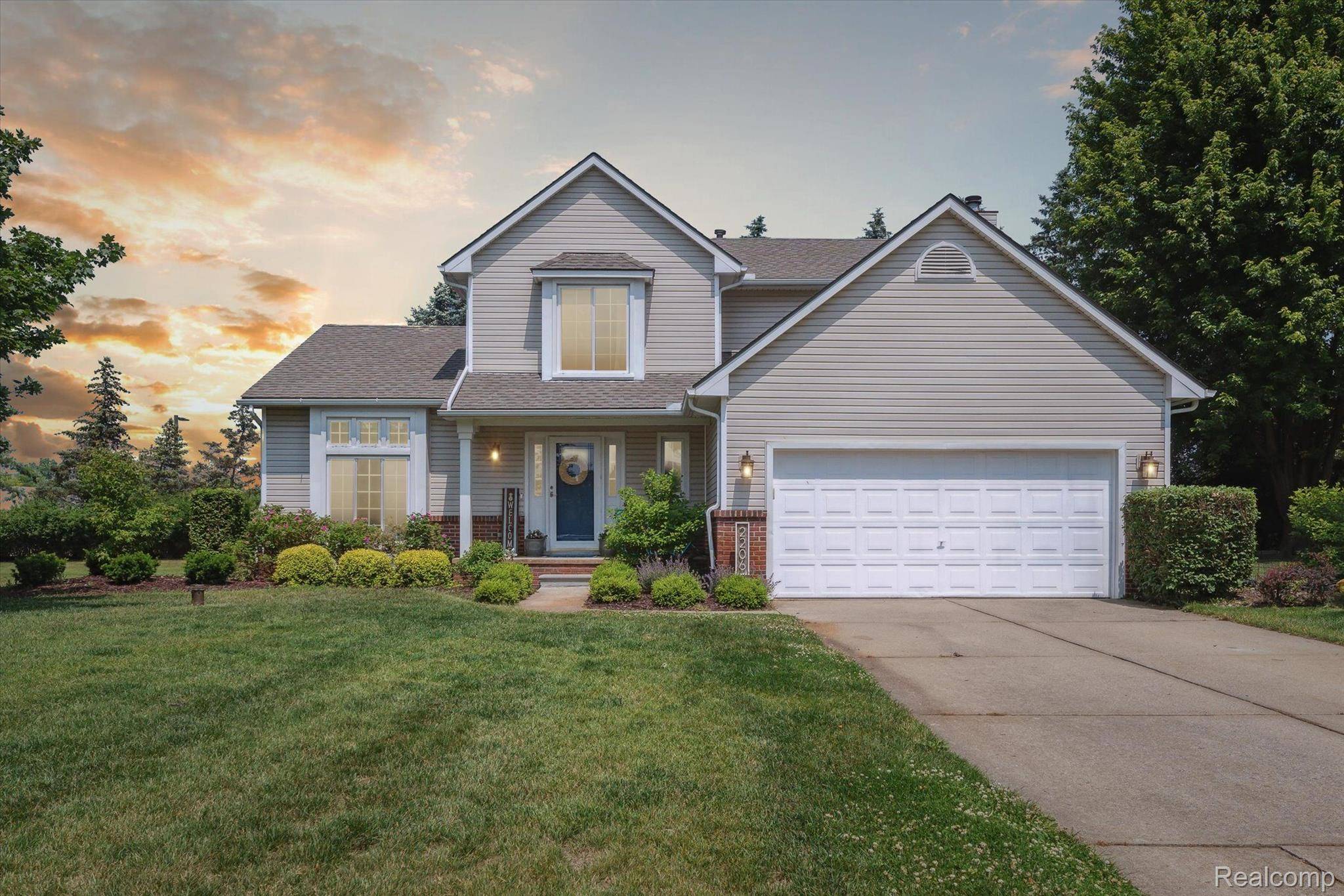 Wixom, MI 48393,2206 Silvermaple CT