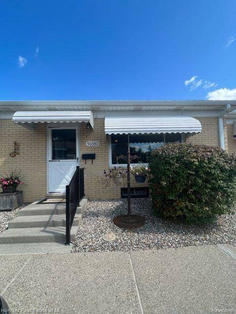 Wixom, MI 48393,50330 HELFER BLVD #4