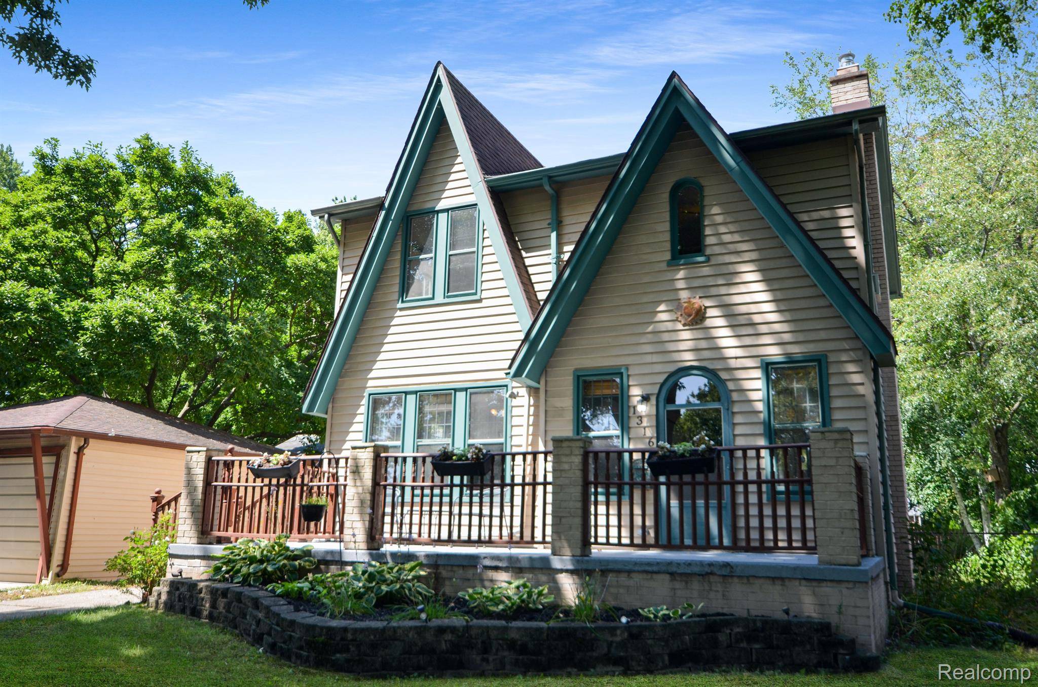 Mt. Clemens, MI 48043,1316 WELLESLEY DR