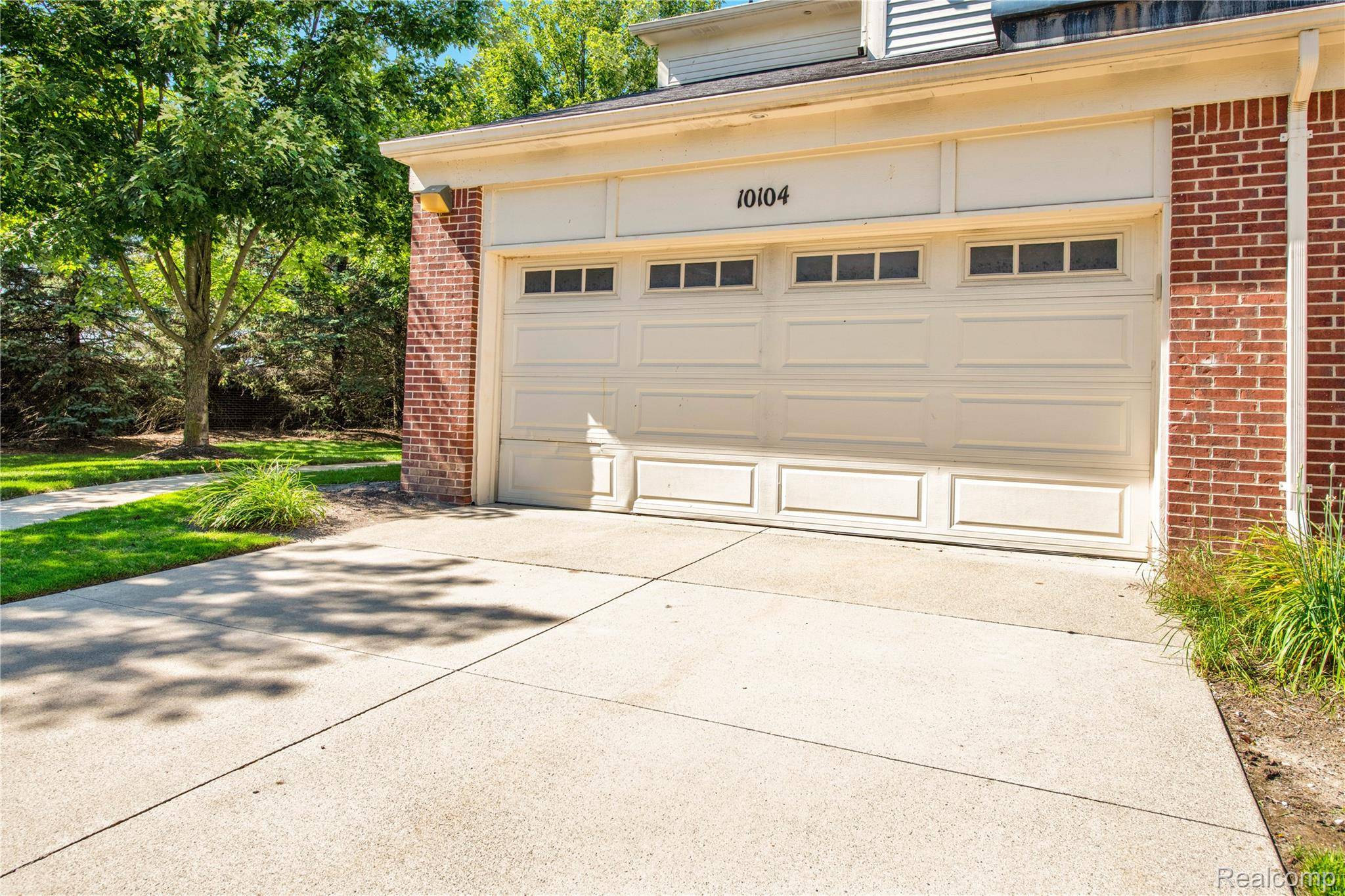 Walled Lake, MI 48390,10104 Jasmine DR