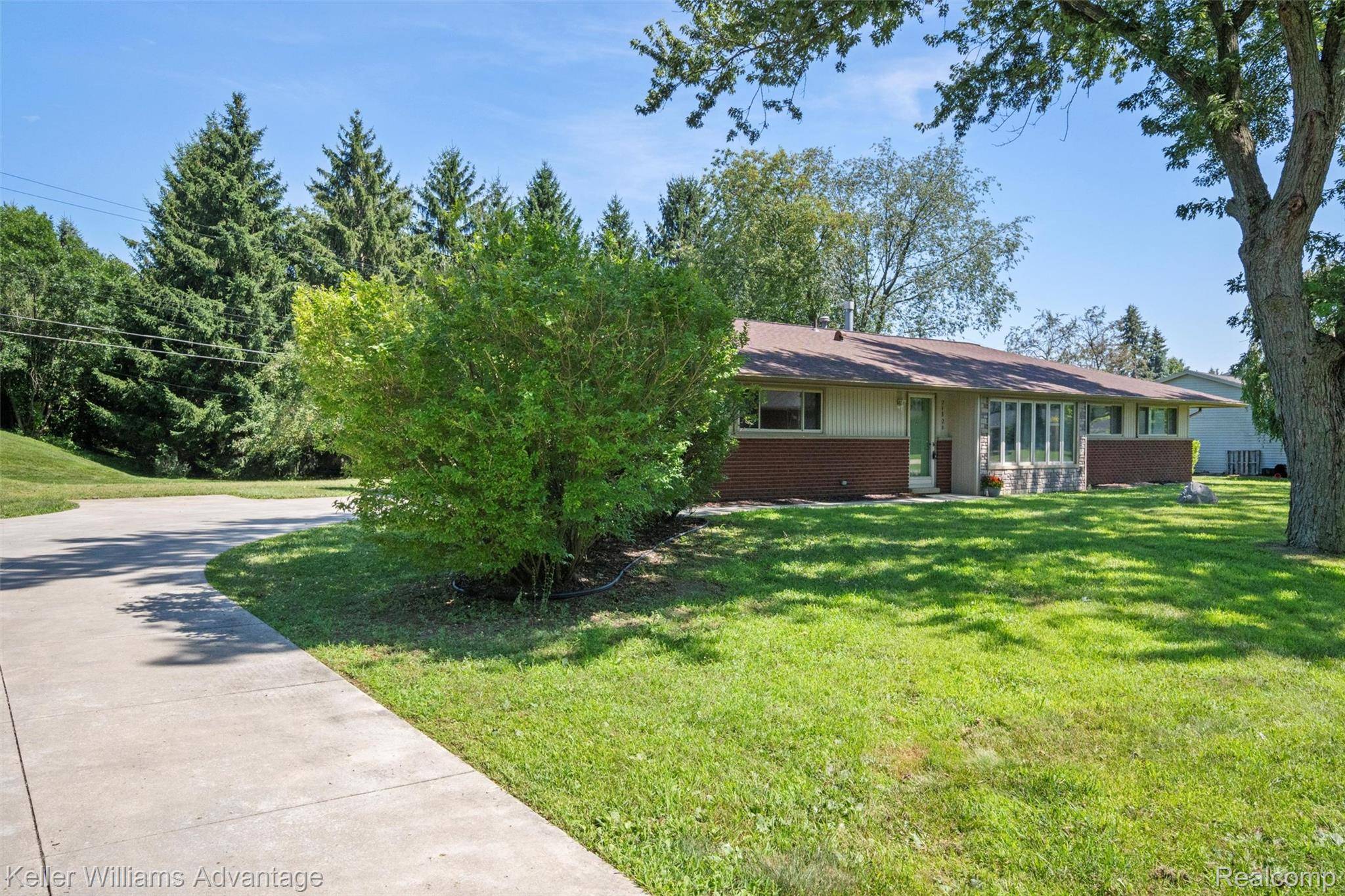 Novi, MI 48375,24826 Joseph