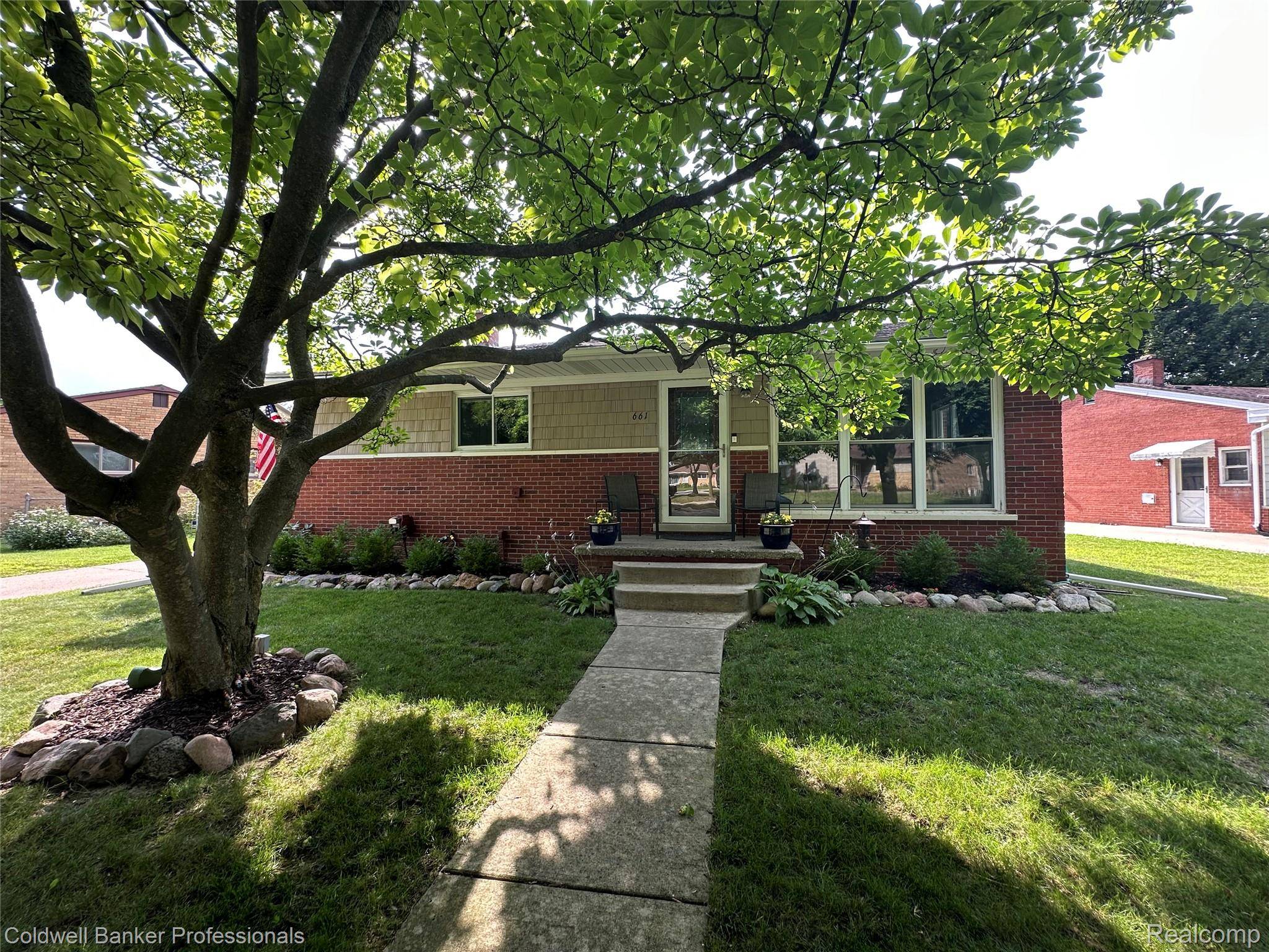 Lapeer, MI 48446,661 Lincoln ST