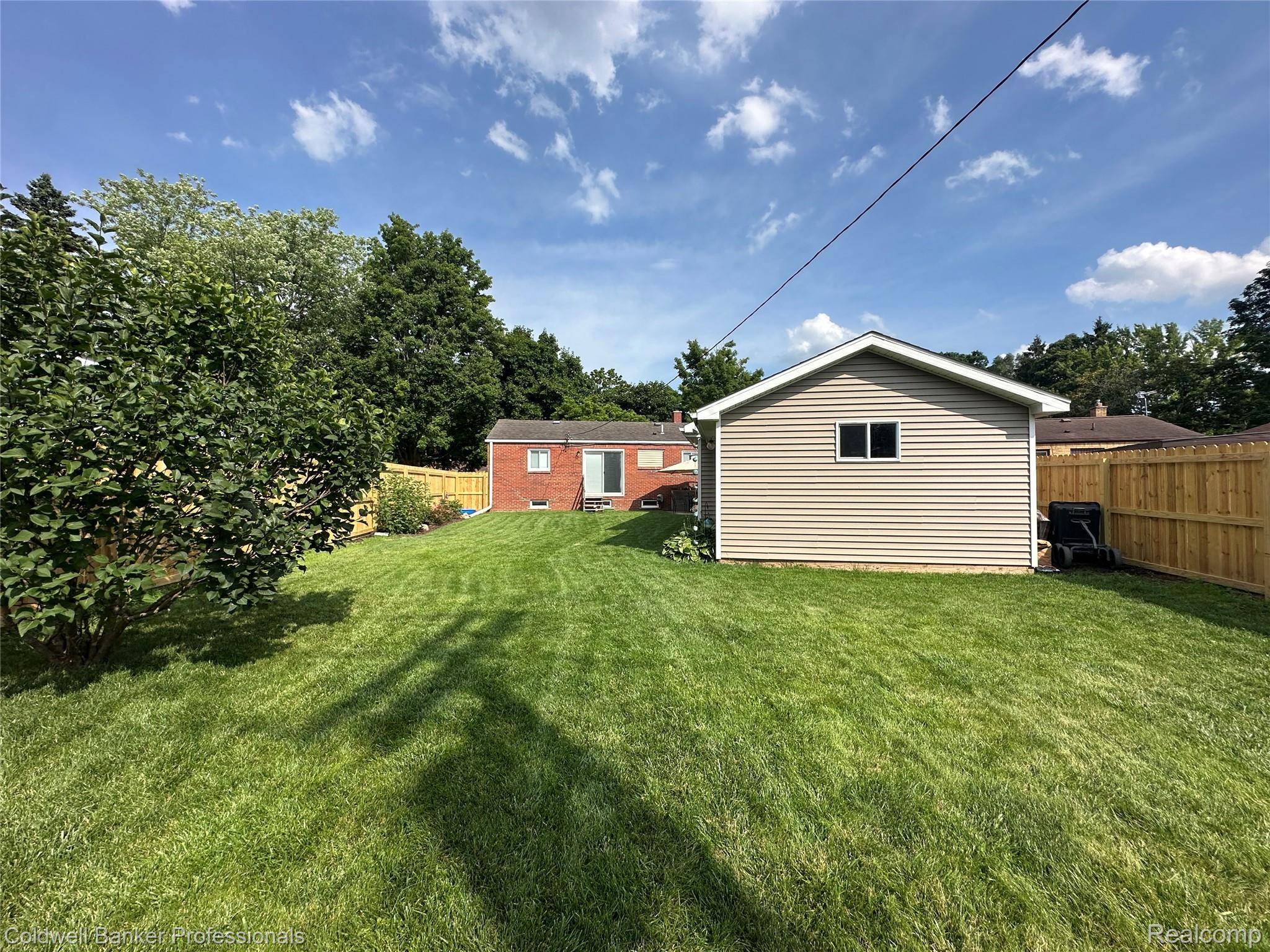 Lapeer, MI 48446,661 Lincoln ST