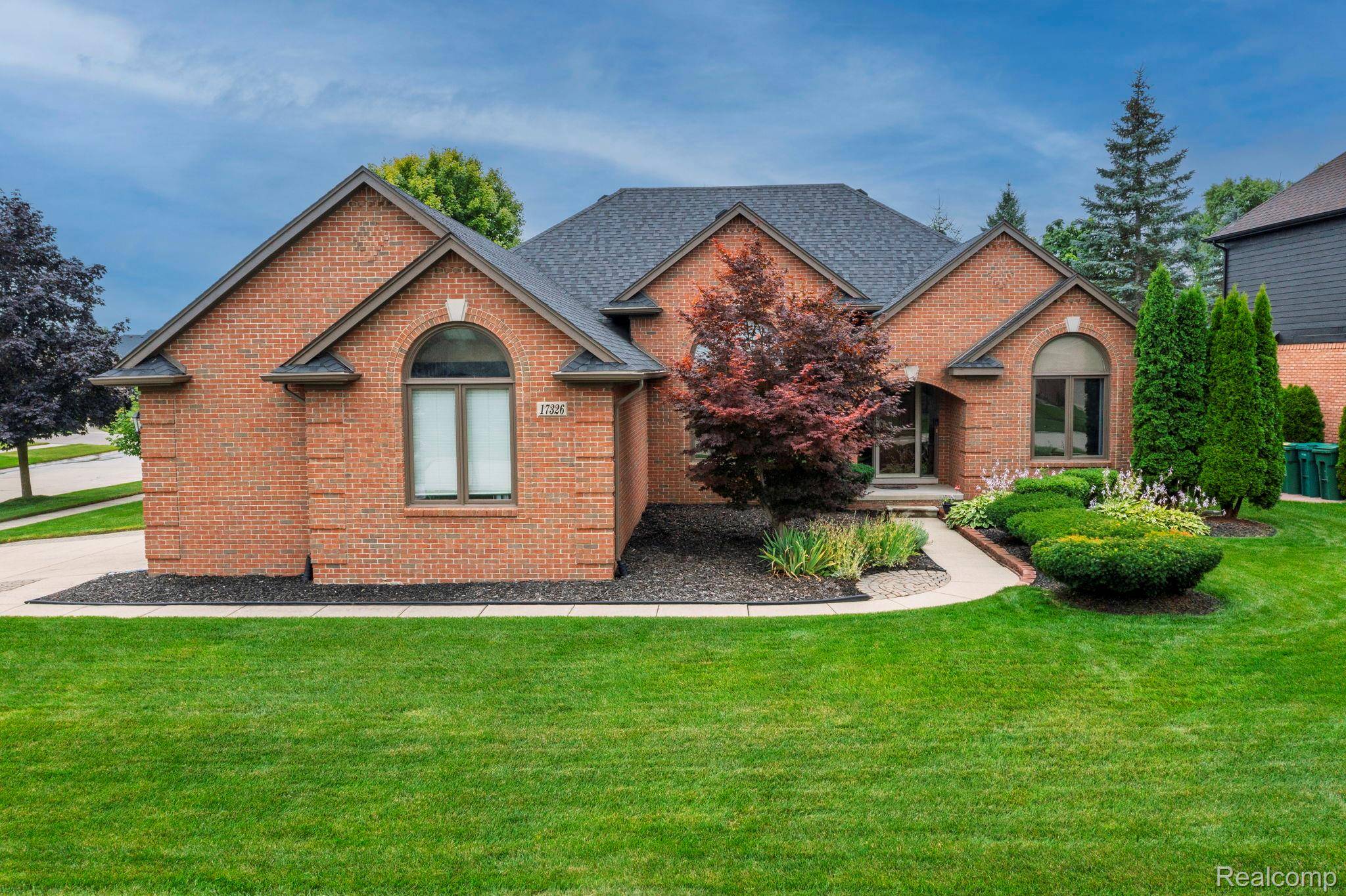 Macomb, MI 48042,17326 Country Club DR