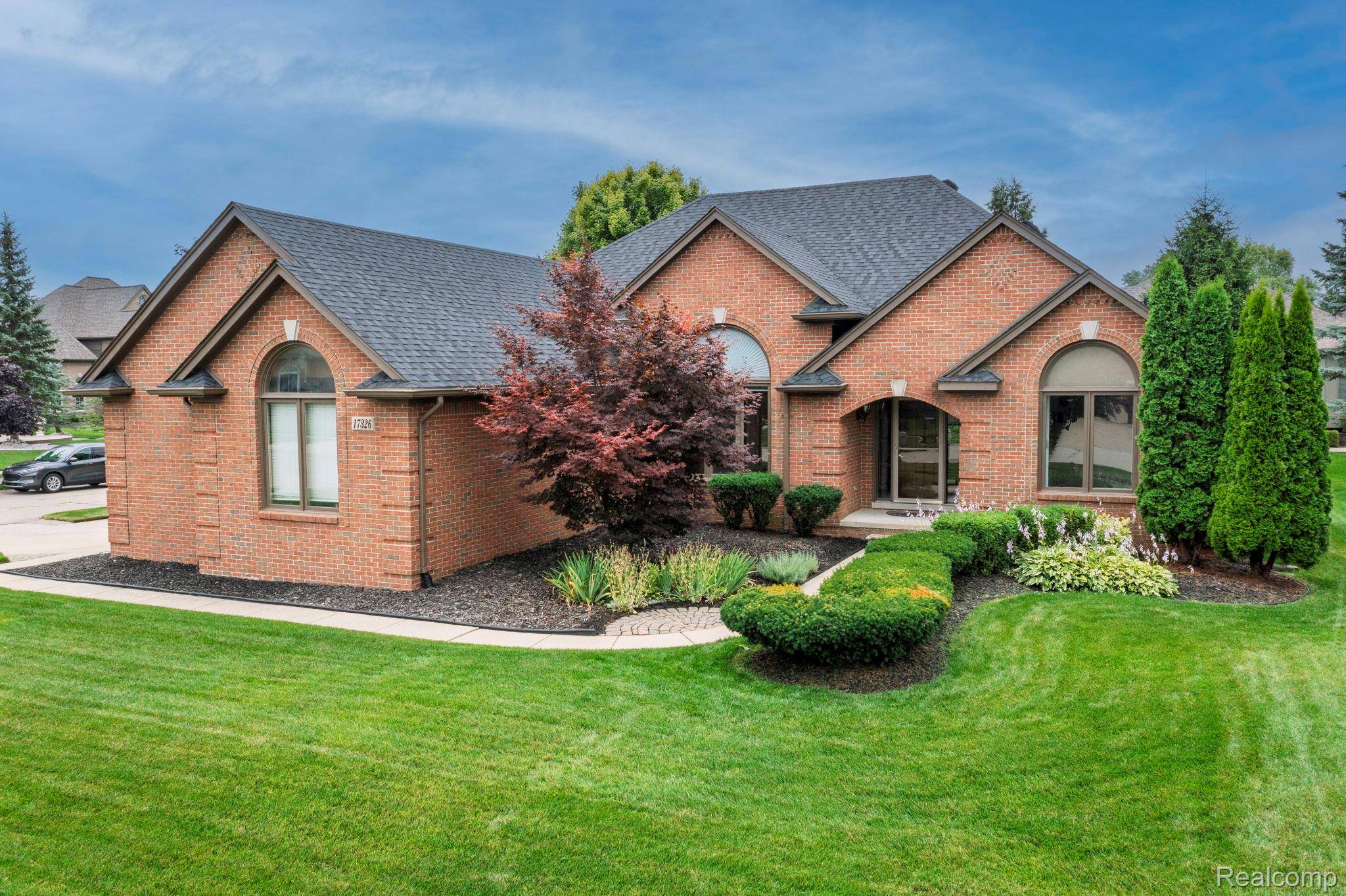 Macomb, MI 48042,17326 Country Club DR