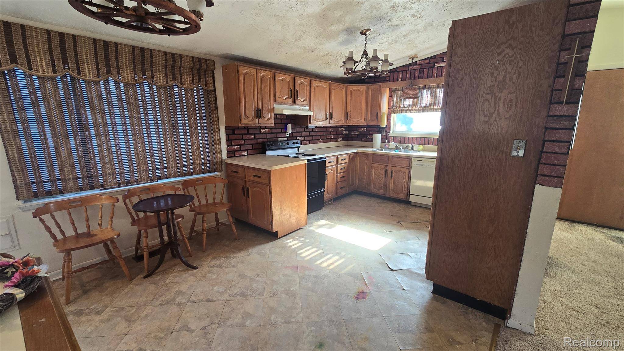 Livonia, MI 48152,18949 Gillman ST