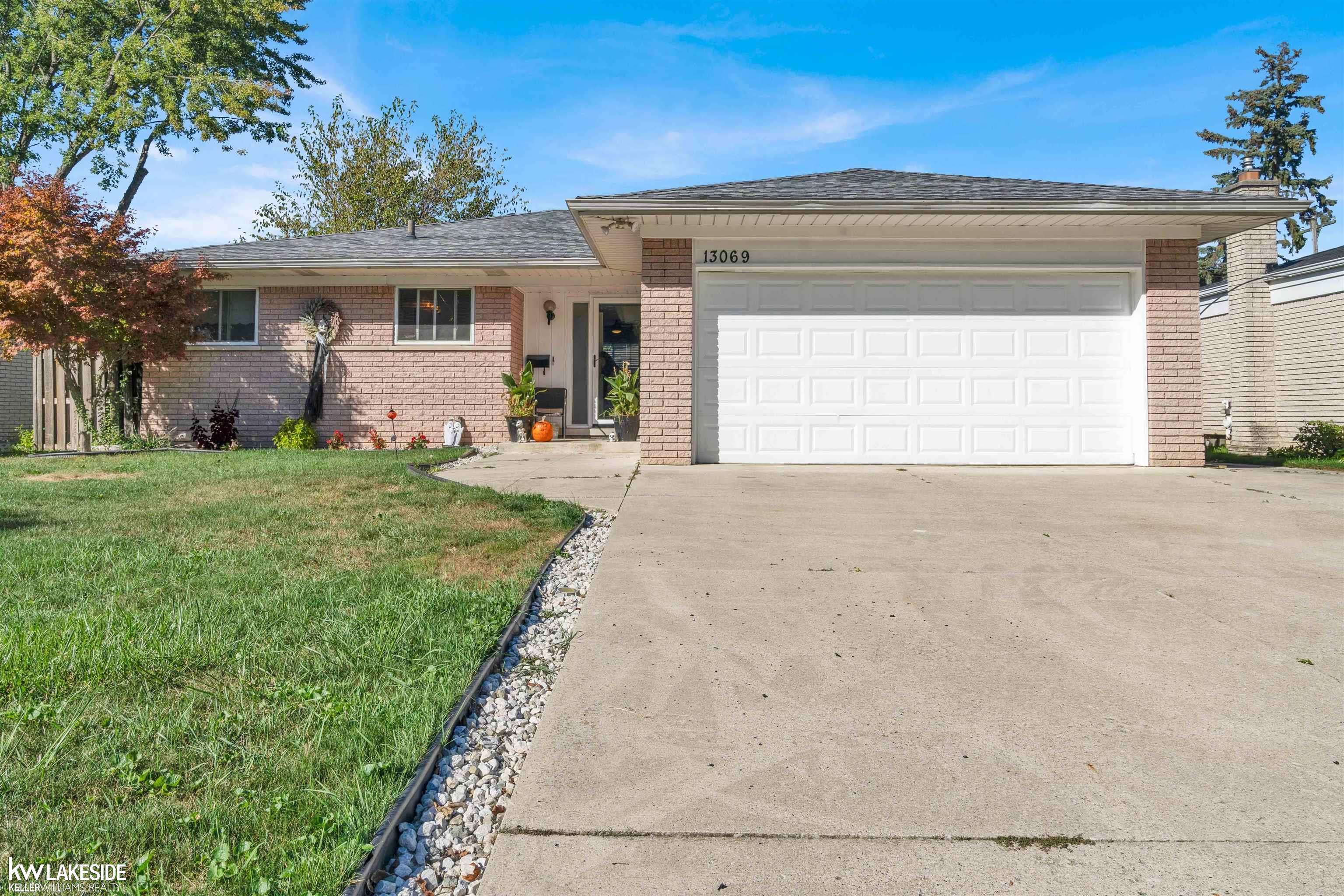 Sterling Heights, MI 48312,13069 Plumbrook RD