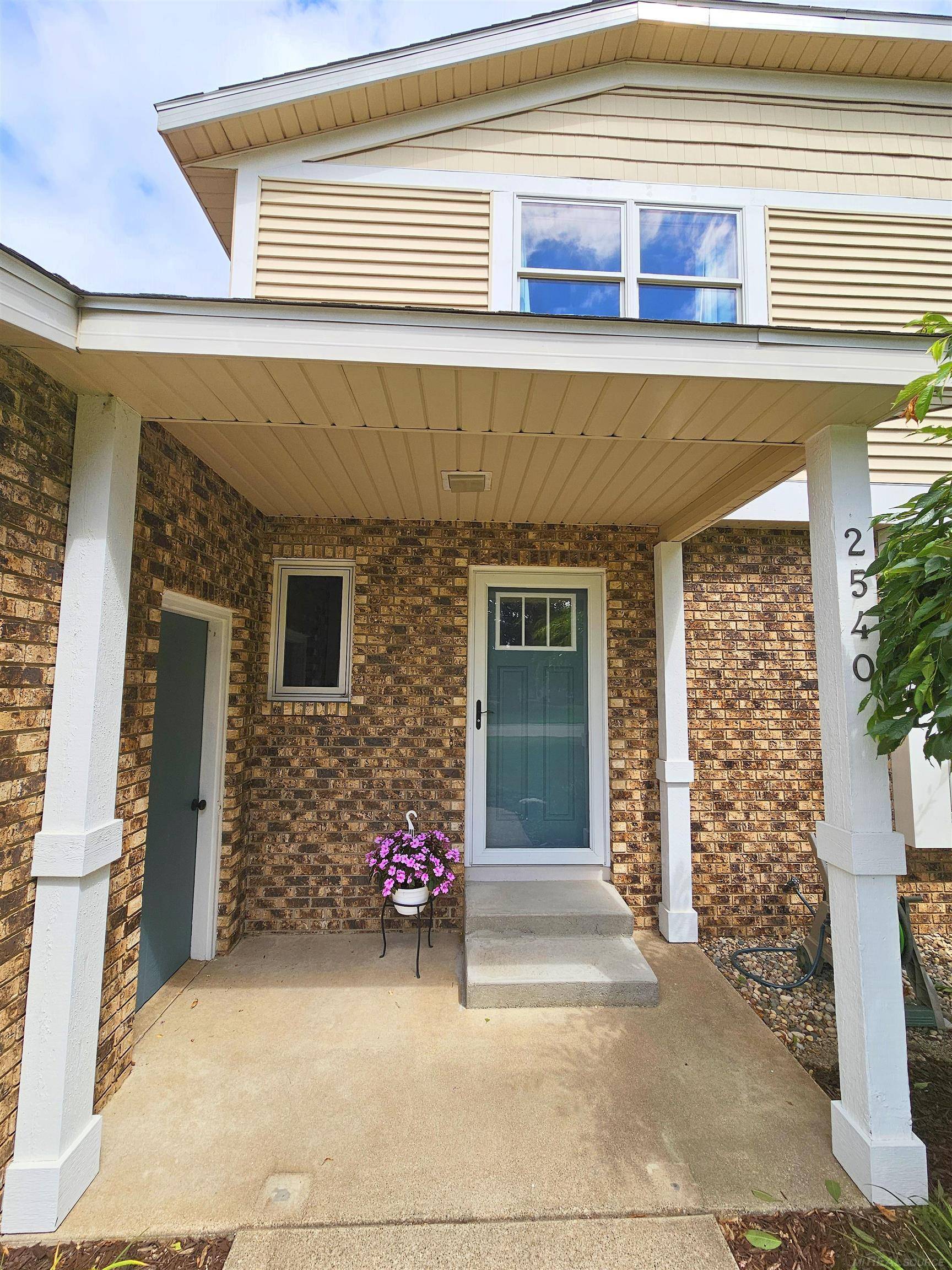 Zeeland, MI 49464,2540 Floral DR