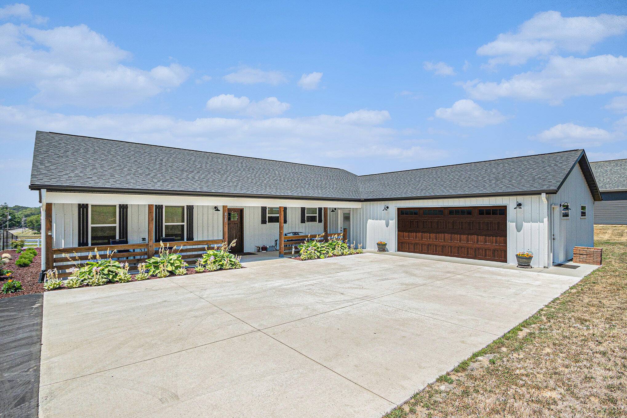 Lawton, MI 49065,625 Orchard ST