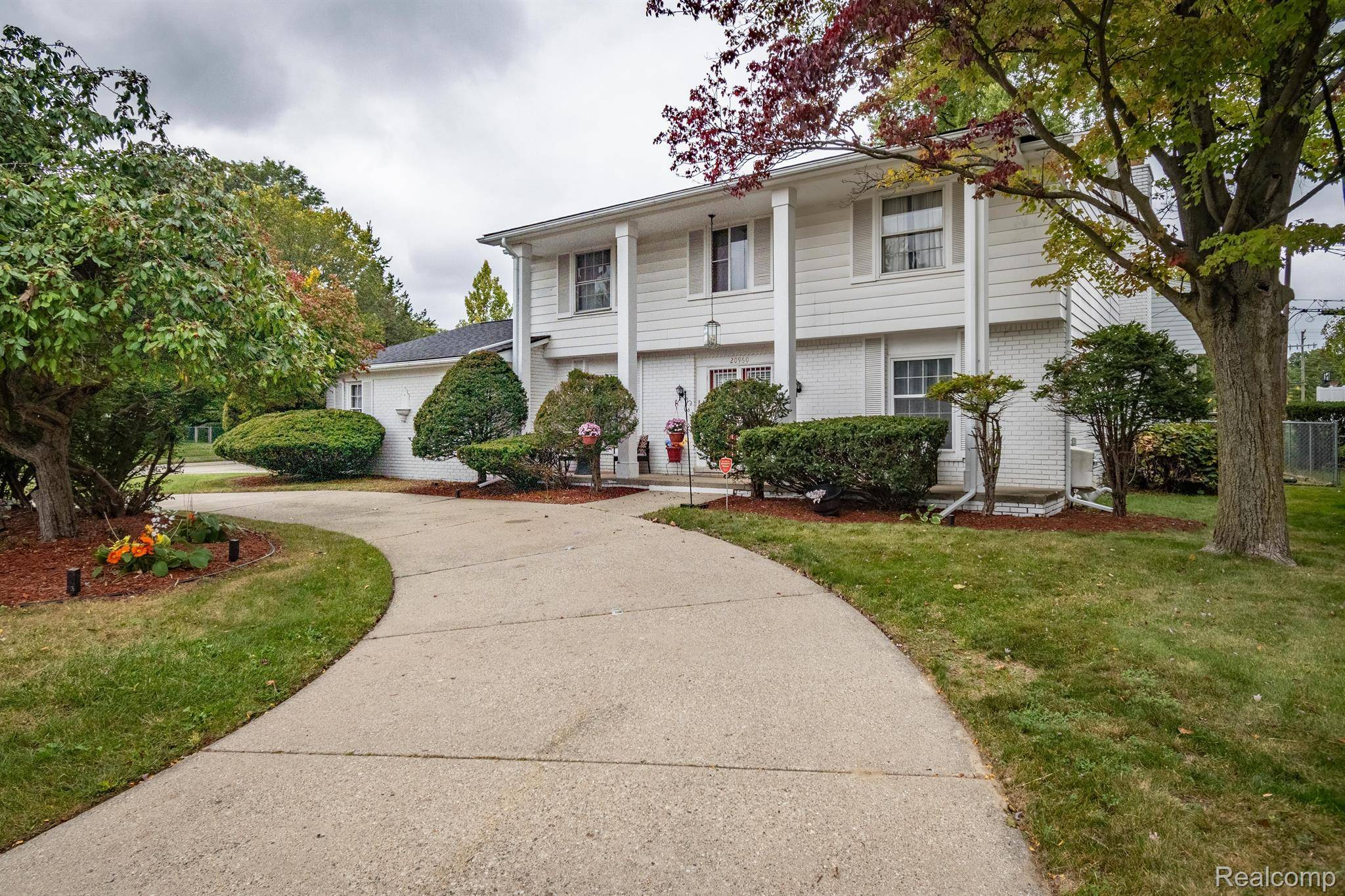 Southfield, MI 48076,20960 HARVARD RD