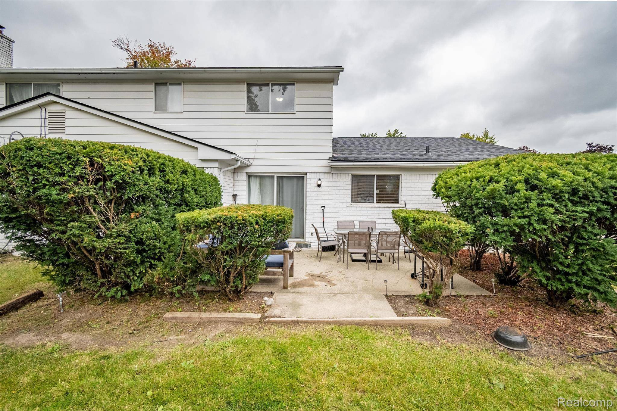 Southfield, MI 48076,20960 HARVARD RD